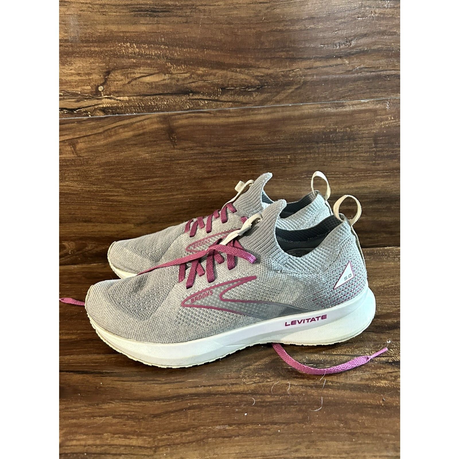 Brooks **Womens Brooks Levitate 5.0 Gray Athletic Shoes Size 8** User: **Womens Brooks Levitate 5.0 Gray Athletic Shoes Size 8** Size US 8 / IT 38 - 2 Thumbnail
