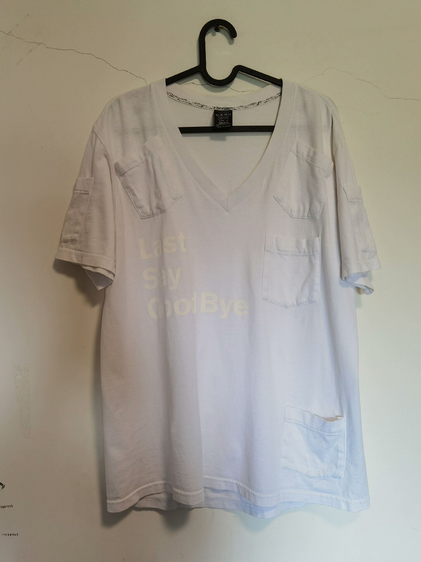 Number (N)ine white v-neck tee with unique pocket design Size US M / EU 48-50 / 2 - 1 Thumbnail