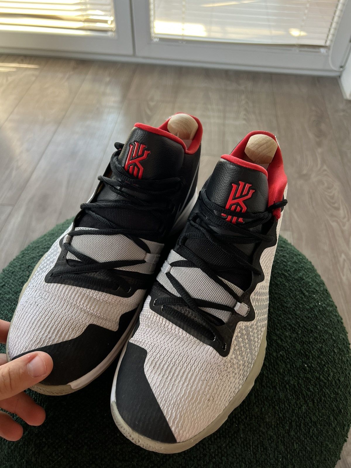 Nike Nike Kyrie Flytrap White/ Black/ Red Pro Basketball Sneakers Size US 10 / EU 43 - 15 Thumbnail