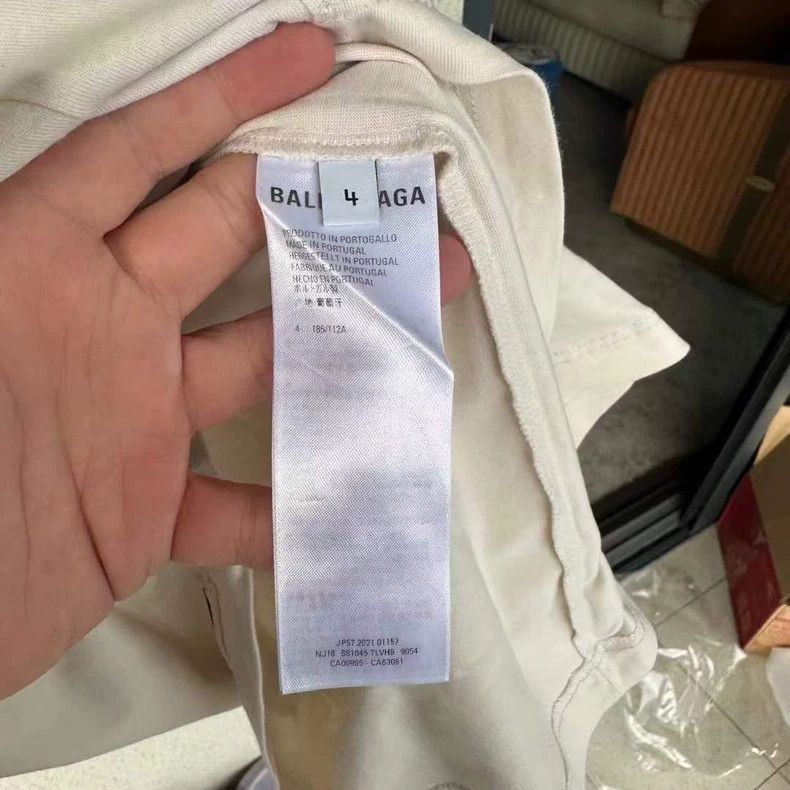 Balenciaga Balenciaga Short sleeves with small logo on the back Size US XL / EU 56 / 4 - 3 Thumbnail