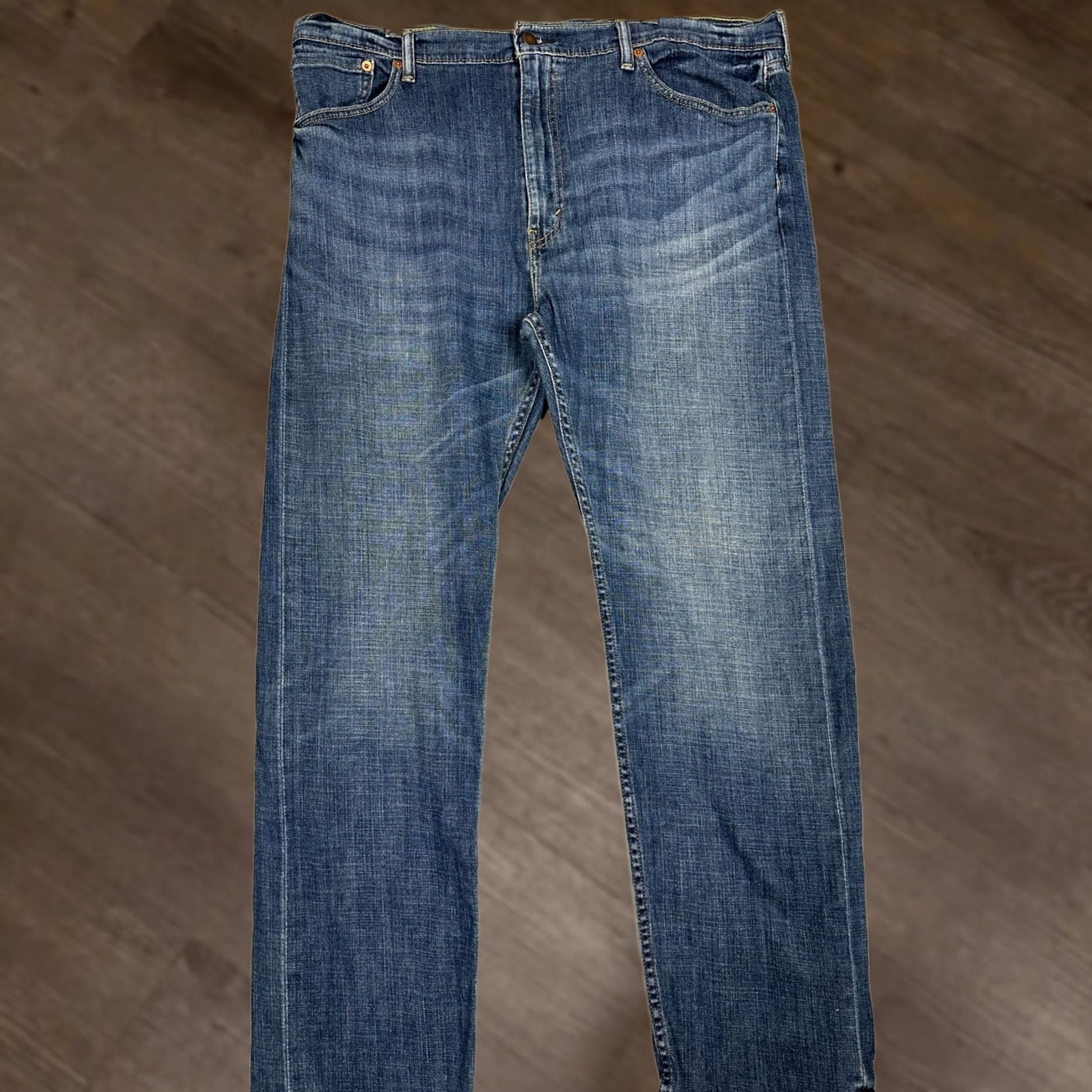 Levi's Levi's 505 Jeans Mens 40x32 Regular Fit Straight Leg Medium Wash Blue EUC Size US 40 / EU 56 - 1 Thumbnail