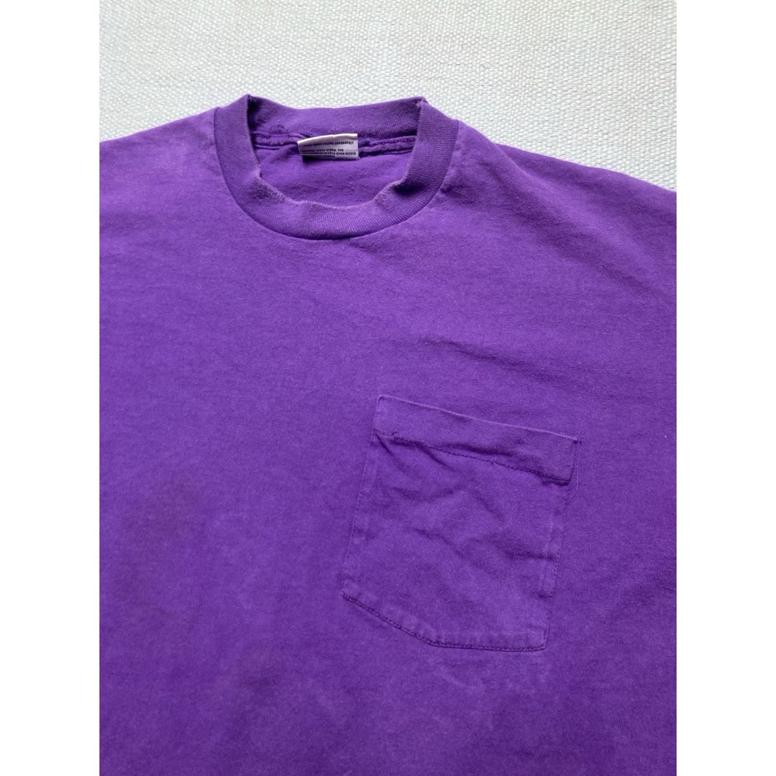 Vintage VINTAGE 90s Pocket T Shirt Faded Purple Plum Single Stitch Cotton Adult XL Men Size US XL / EU 56 / 4 - 4 Thumbnail