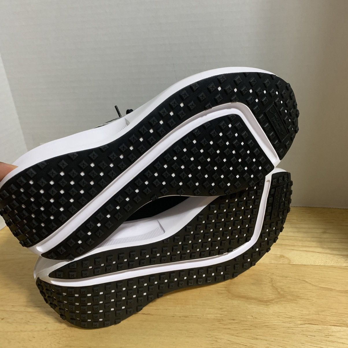Nike Nike Mens Interact Run Black Running Shoes Size 9.5 Size US 9.5 / EU 42-43 - 6 Thumbnail