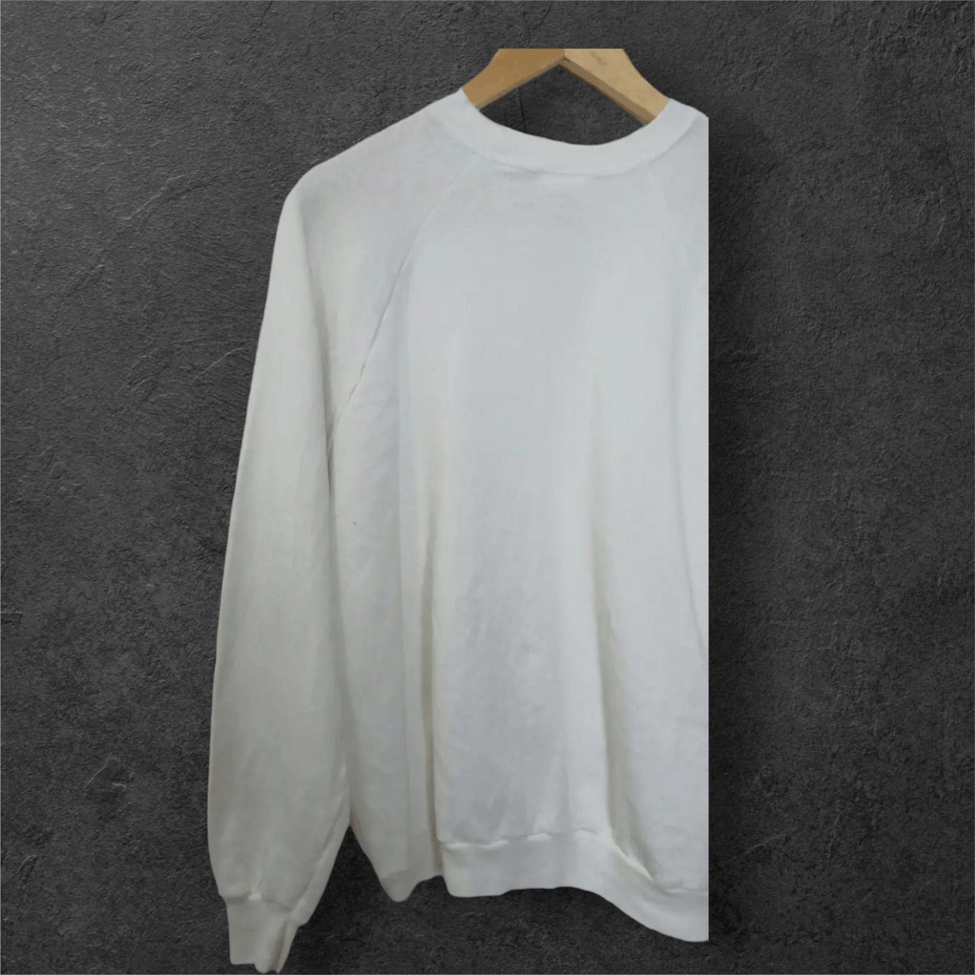 Hanes Vintage HANES Plain White Sweatshirt Size US XL / EU 56 / 4 - 2 Thumbnail
