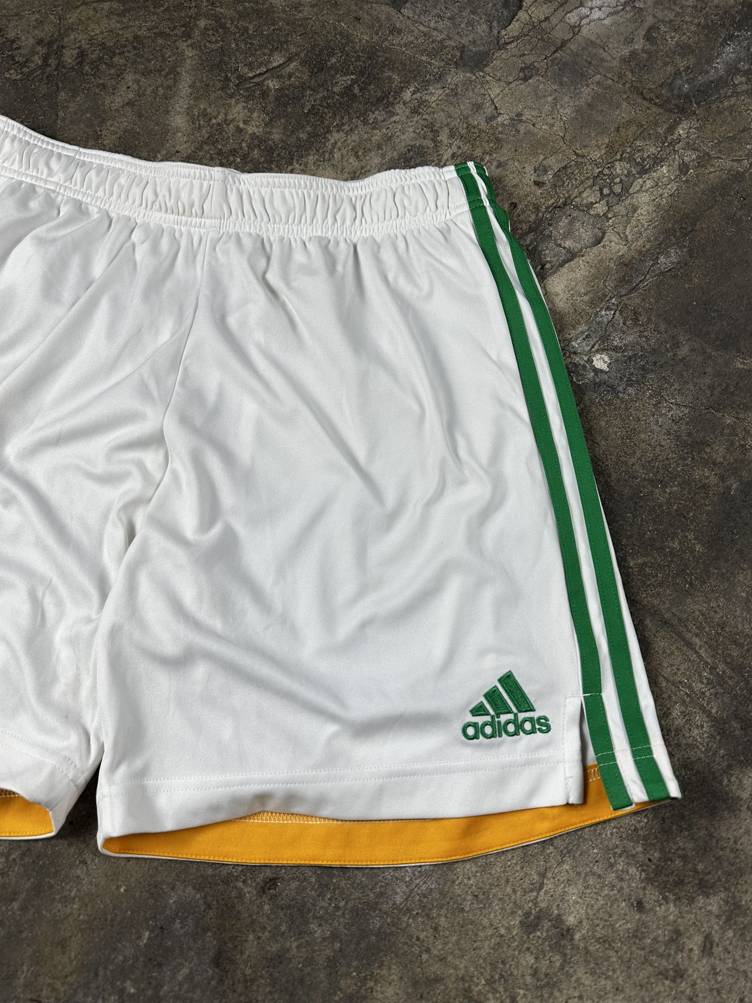 Adidas Vintage Y2k Adidas Celtic F.C. Soccer Shorts Blokecore Size US 34 / EU 50 - 3 Thumbnail