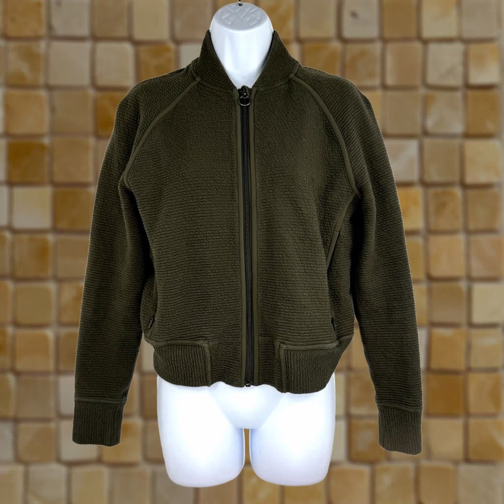 Lululemon Lululemon Jacket Womens 6 Green On Repeat Bomber Full Zip Activewear Basic Jacket Athleisure Running & Jogging Womens Size M / US 6-8 / IT 42-44 - 1 Thumbnail