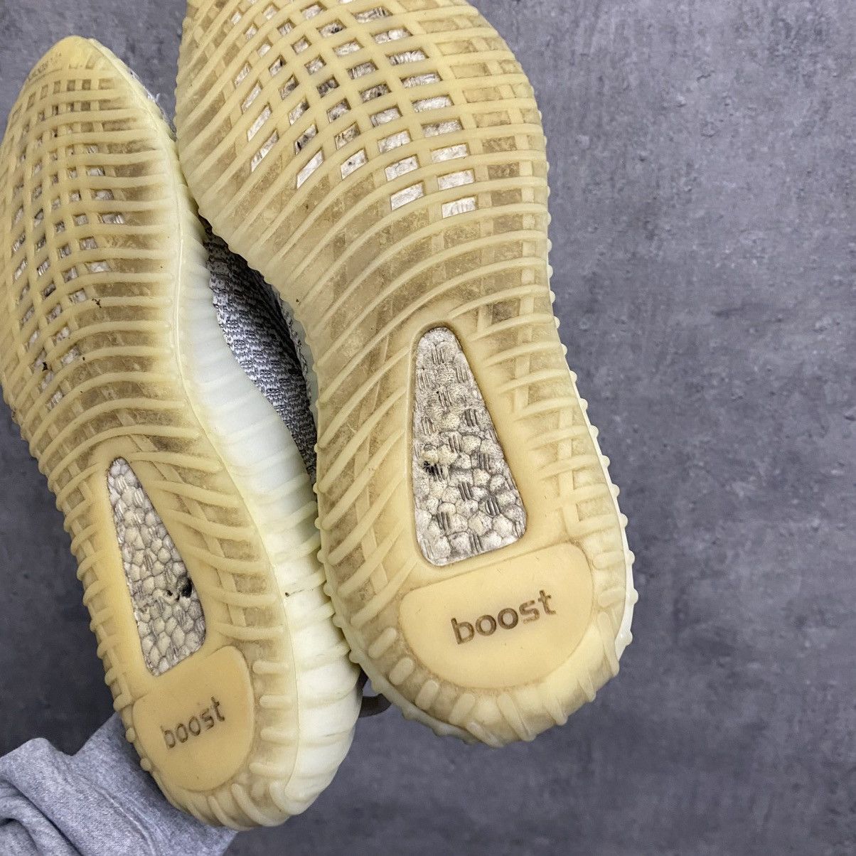 Adidas Adidas Yeezy Boost 350 V2 Static Non-Reflective 2018 Size US 10.5 / EU 43-44 - 9 Thumbnail