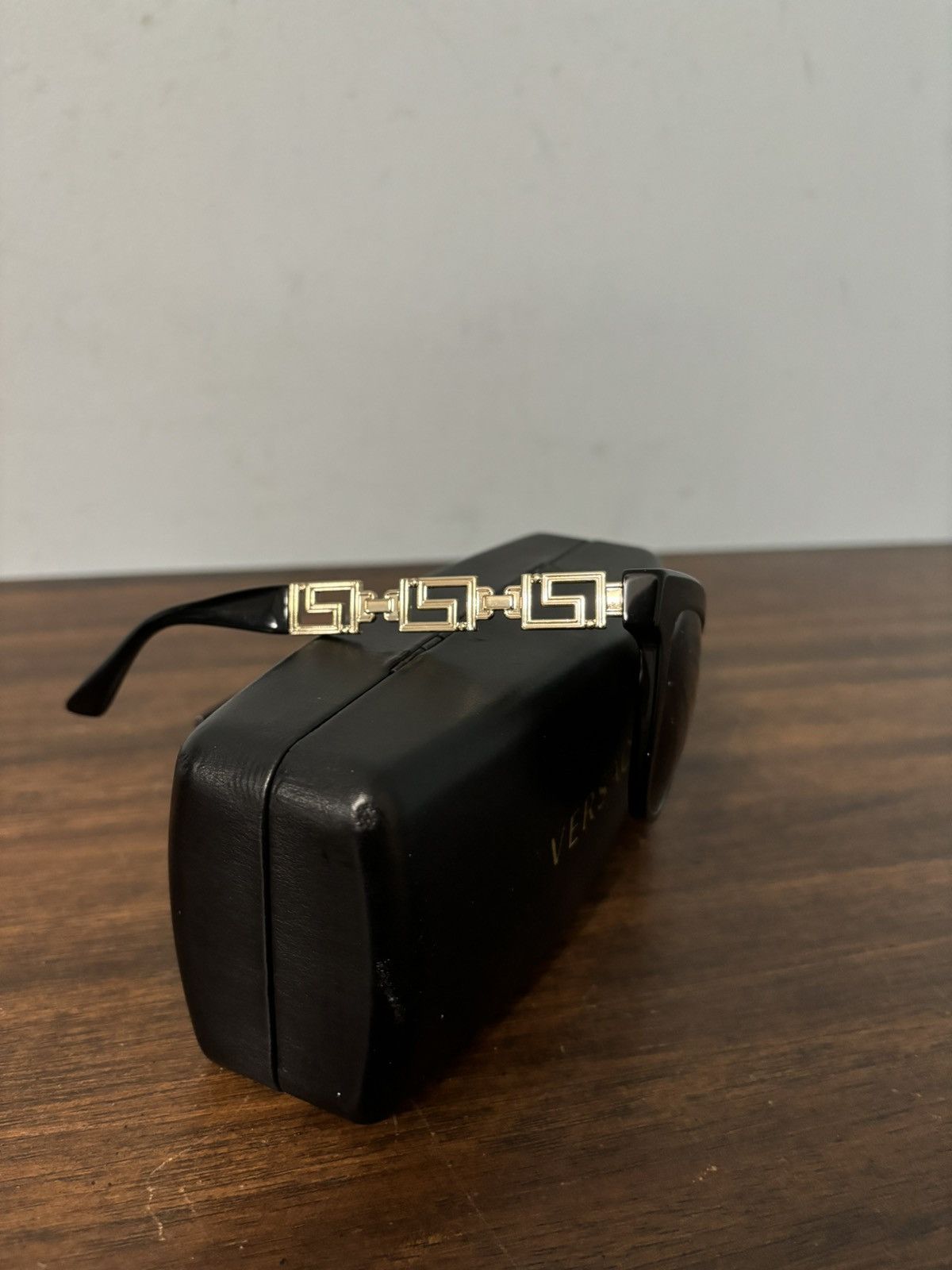Versace Versace Gold Chain Sunglasses Size ONE SIZE - 5 Thumbnail