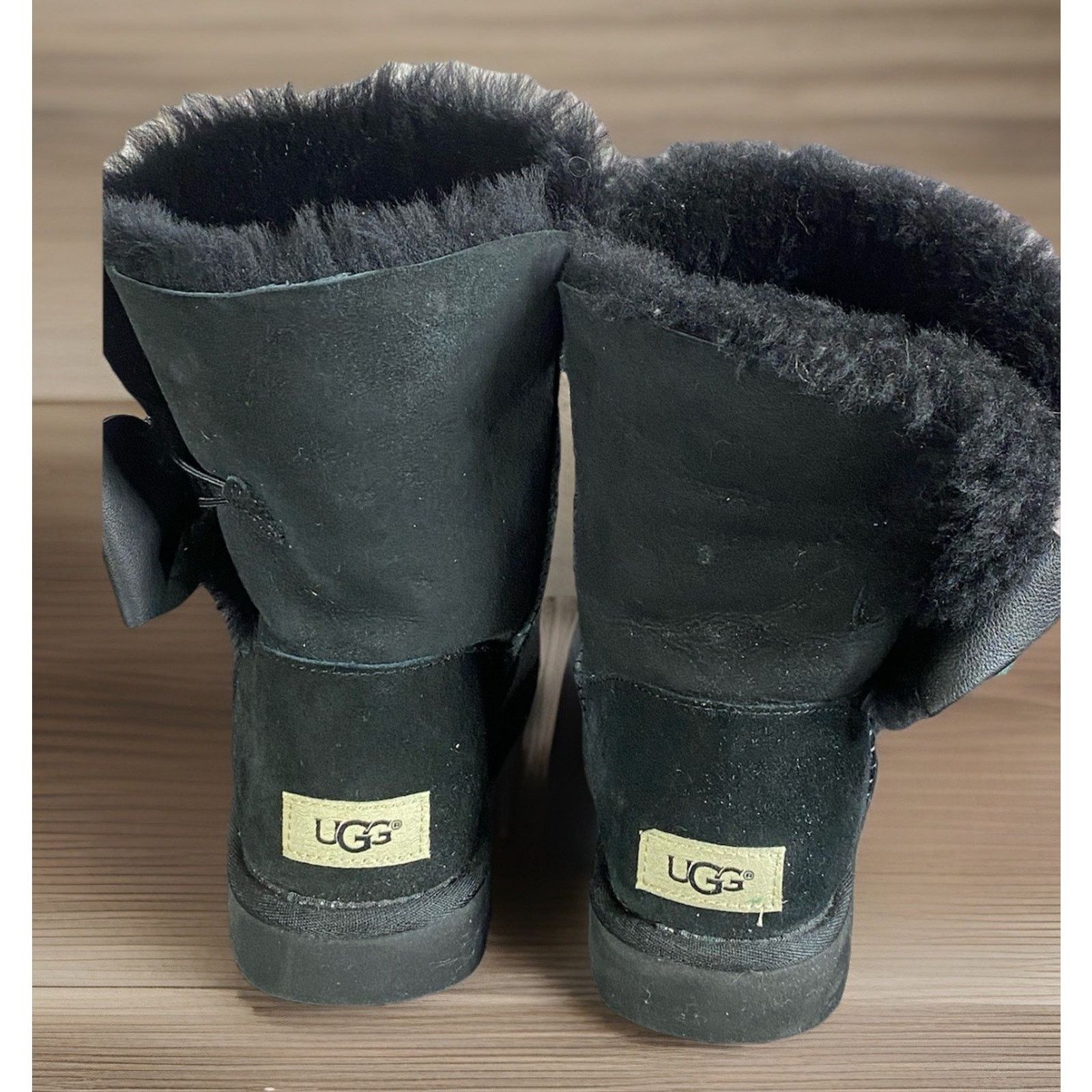 Ugg UGG Australia Daelynn Winter Boots Size 8 Black Leather Size US 8 / IT 38 - 5 Thumbnail