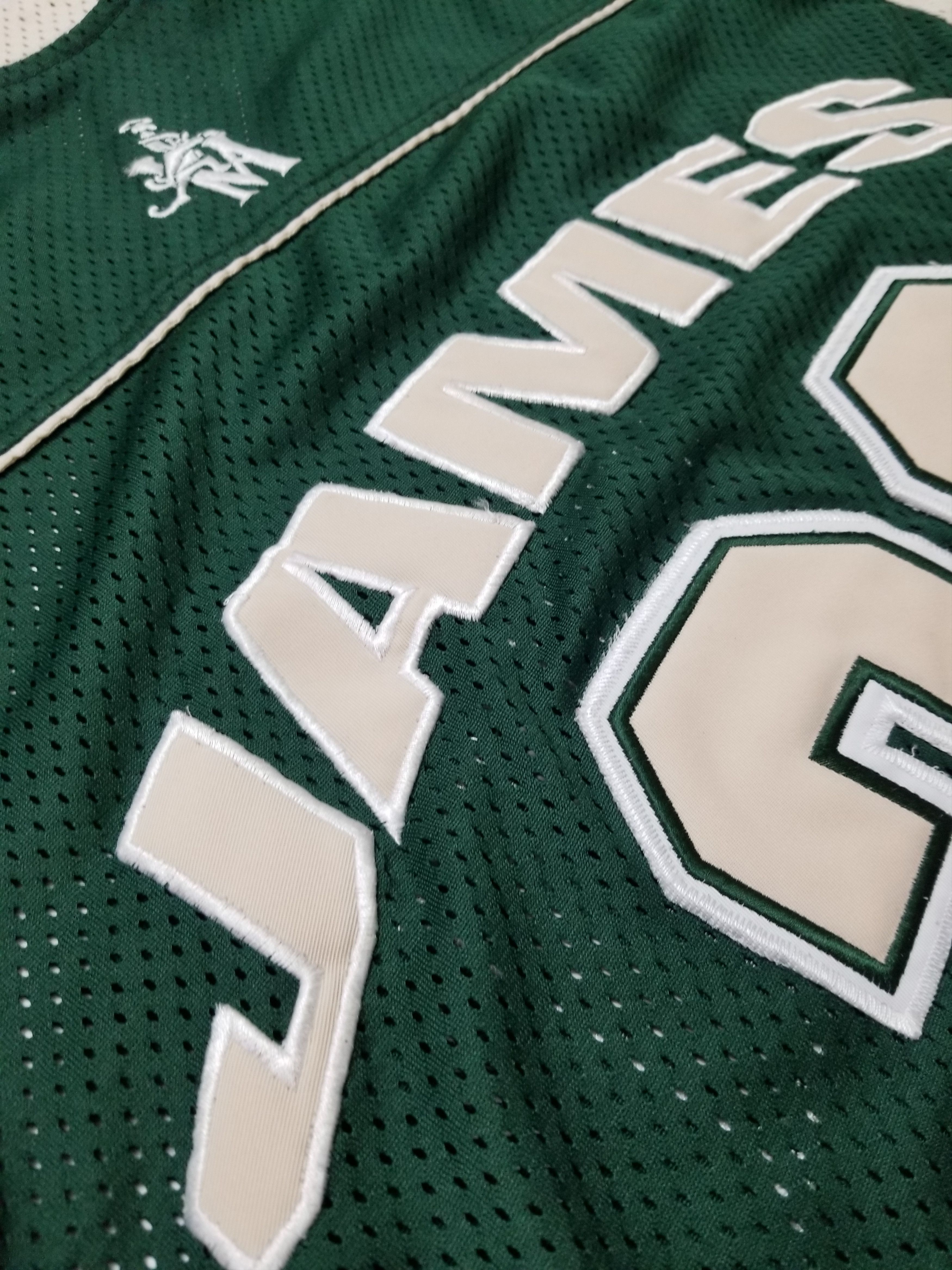 Other Playmarker Basketball Jersey Fighting Irish #23 James NCAA. Size US L / EU 52-54 / 3 - 18 Thumbnail