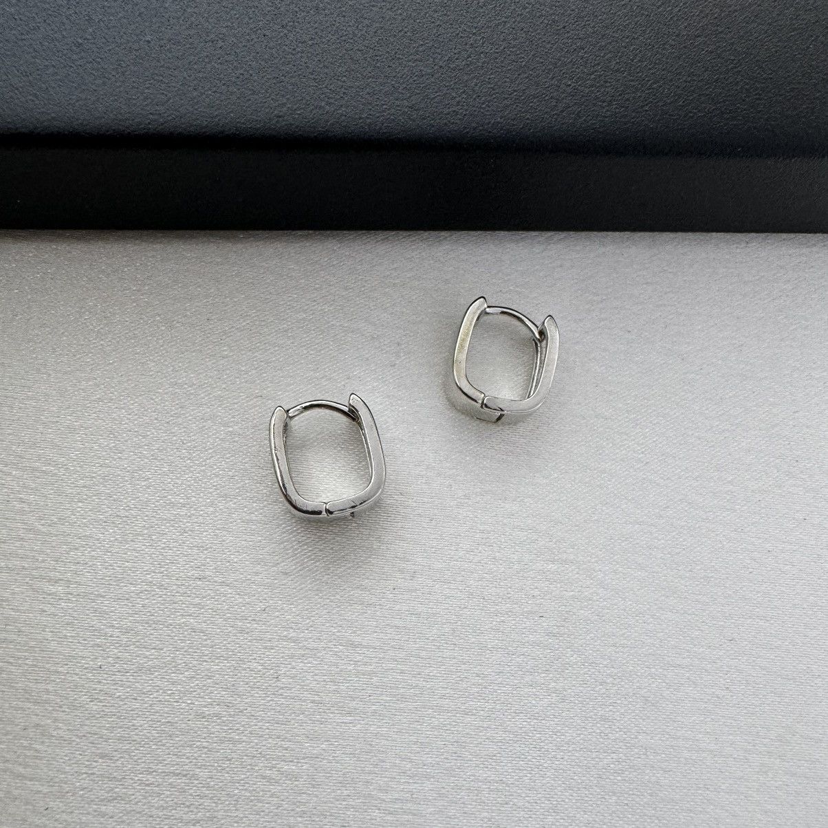 Other Geometric Square Small Hoop Earrings for Men Women Size ONE SIZE - 2 Thumbnail