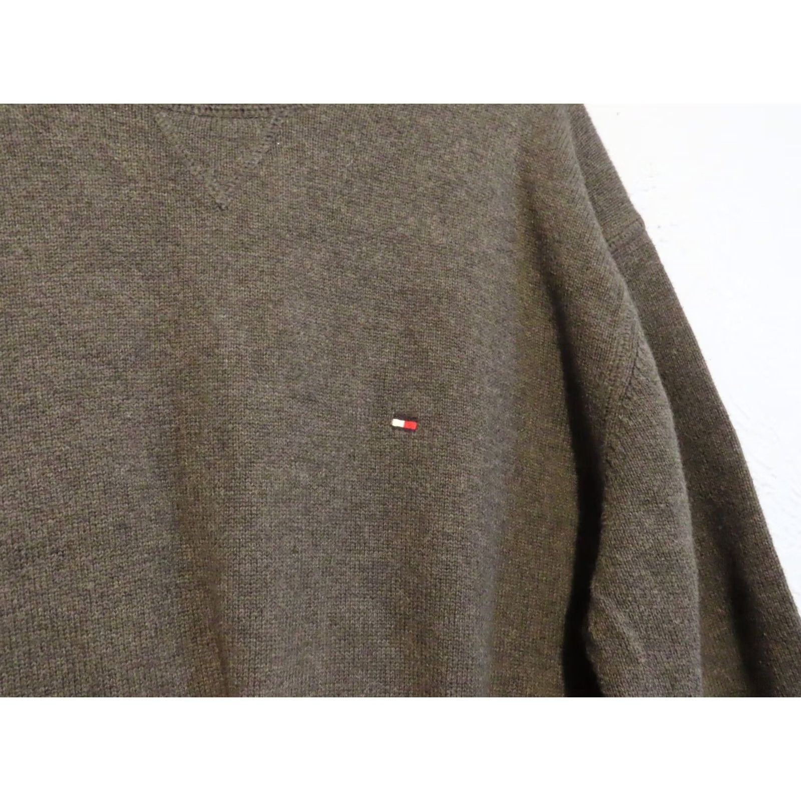 Tommy Hilfiger Tommy Hilfiger Sweater Men L Gray Crew Neck Pullover Solid Winter Crewneck Size L Men XS? Size US L / EU 52-54 / 3 - 3 Thumbnail