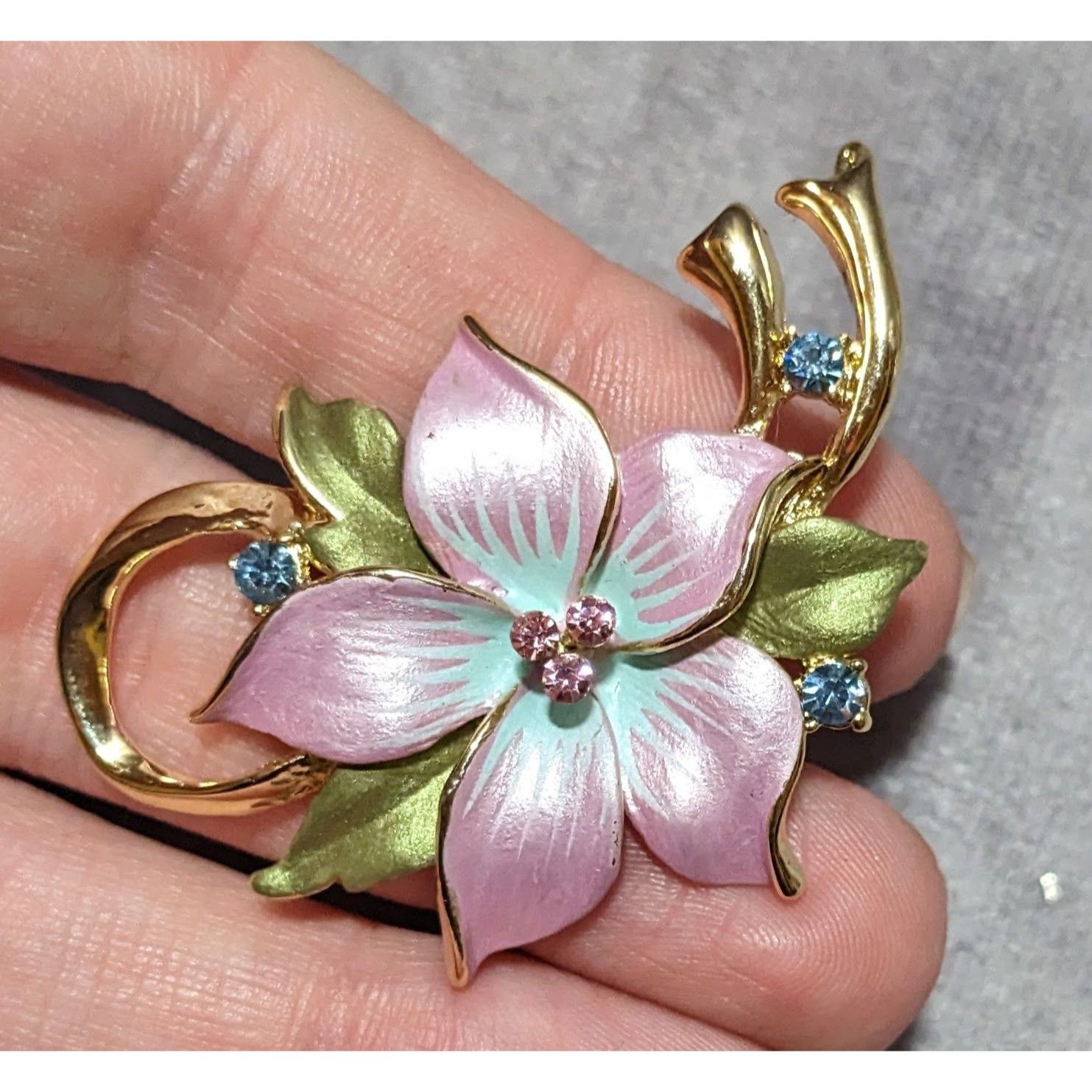 Other Vintage Cottagecore Coquette Rhinestone Flower Brooch Size ONE SIZE - 5 Thumbnail