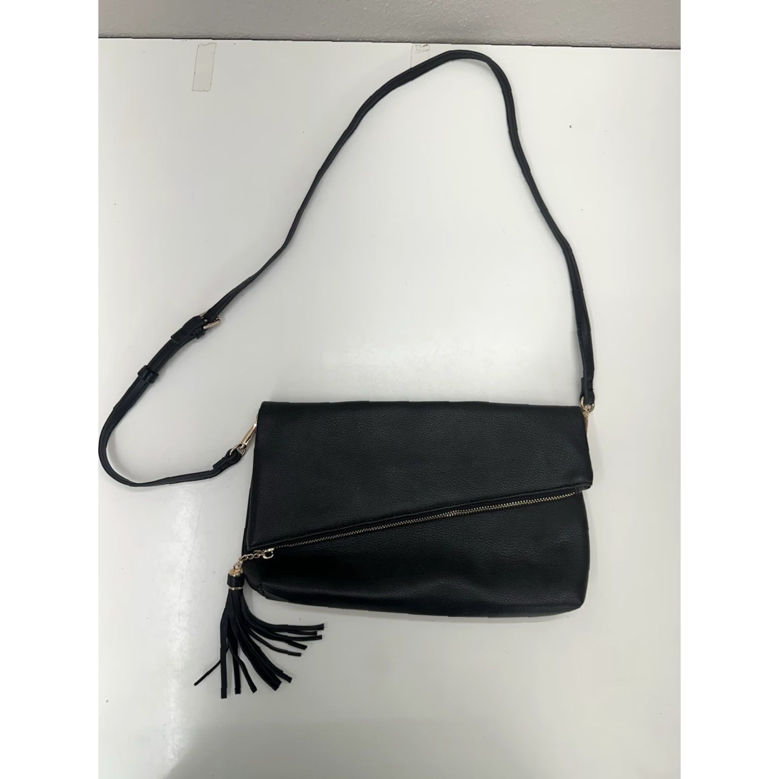 Vintage Mode Luxe Womens Purse Crossbody Black Foldover Zipper Tassel Faux Leather Bag Size ONE SIZE - 2 Thumbnail