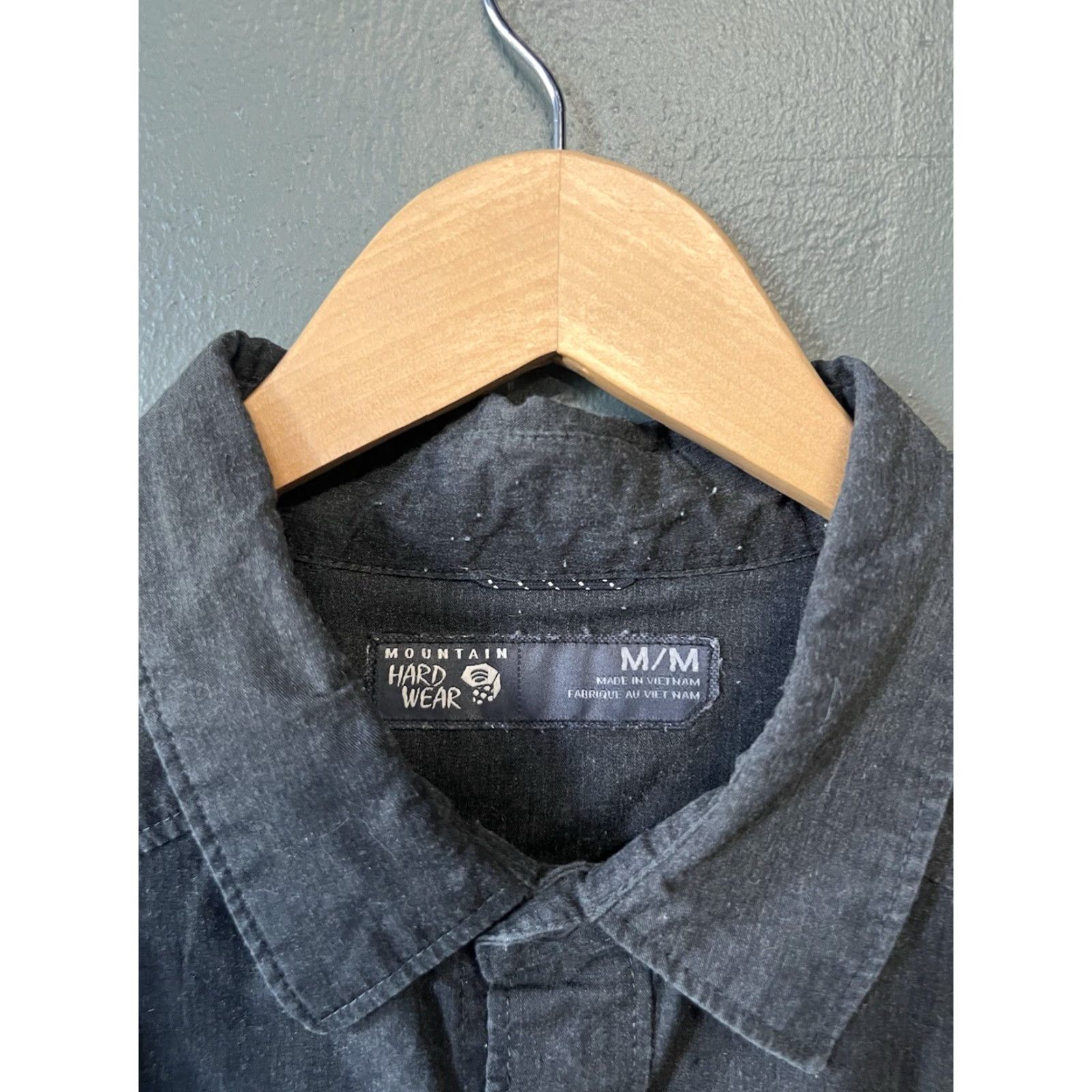 Mountain Hardwear Mountain Hardwear Shirt Mens Gray Long Sleeve Button-Up Size M Size US M / EU 48-50 / 2 - 3 Thumbnail