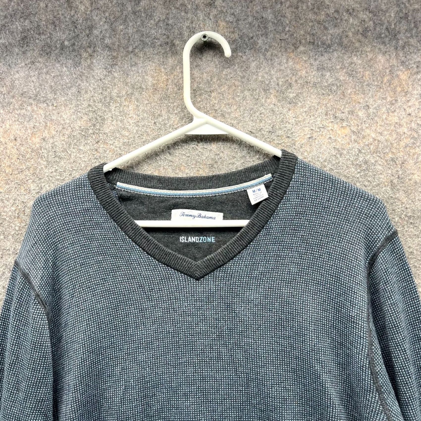 Tommy Bahama VINTAGE Tommy Bahama Sweater Mens Medium Blue Fleece Island Zone Waffle Knit V Neck Shirt Size US M / EU 48-50 / 2 - 7 Thumbnail