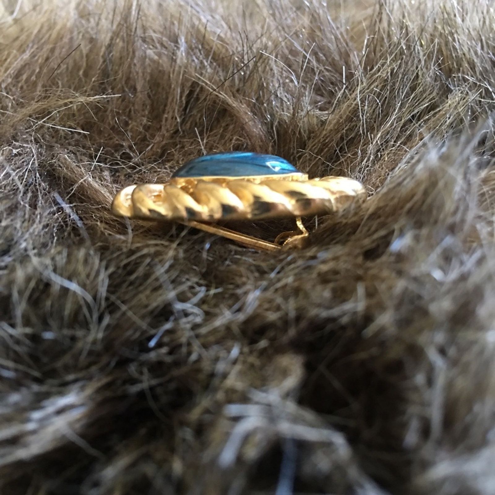 Vintage Vintage gold tone swirl blue enamel clip earrings Size ONE SIZE - 2 Thumbnail