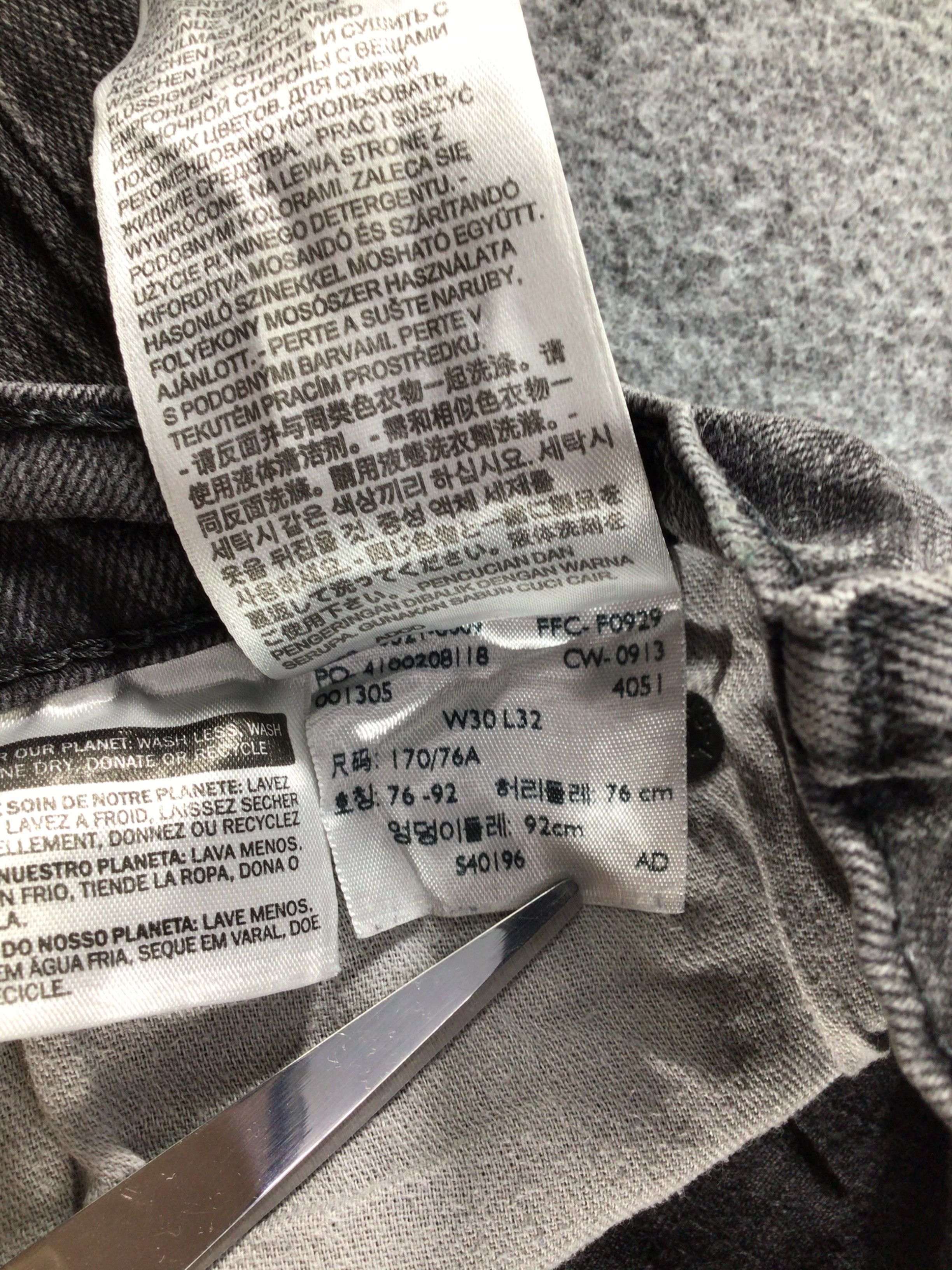 Levi's Vintage Levis Jeans Faded Black Denim -J487 Size US 30 / EU 46 - 12 Thumbnail