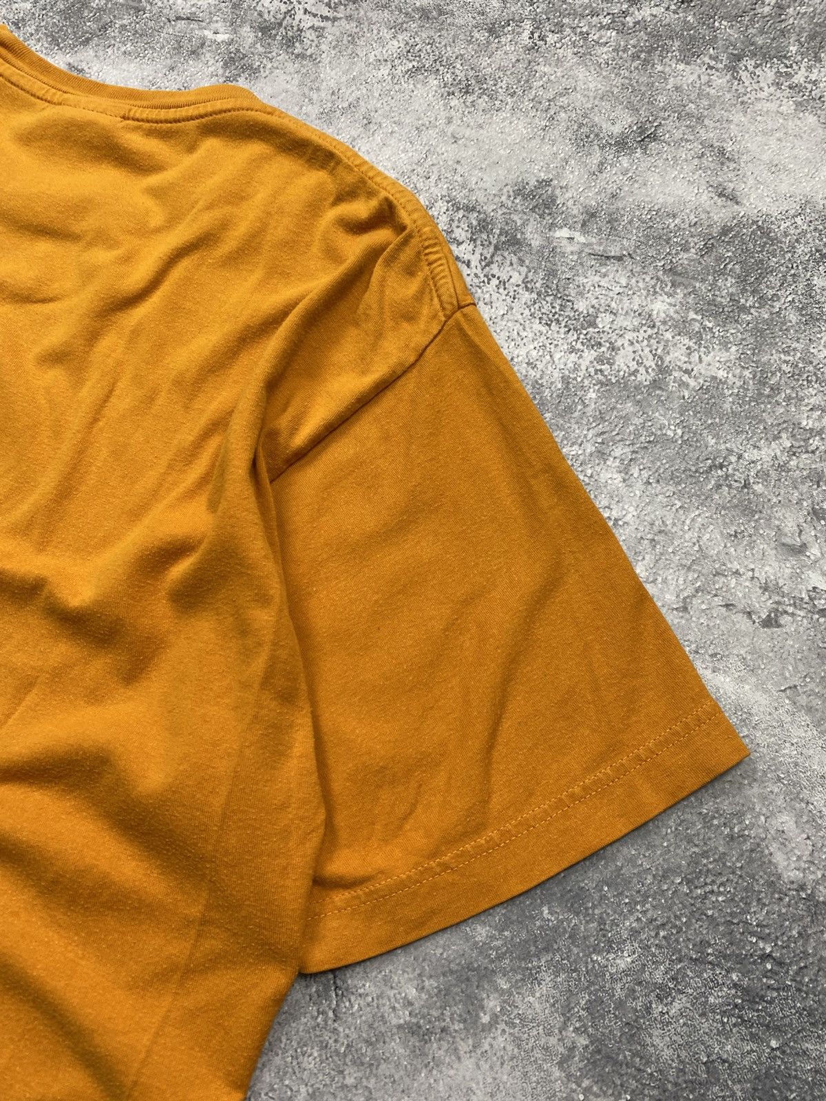 Nike Nike Vintage T-Shirt Centre Logo Y2K 90s Tee Swoosh Size US L / EU 52-54 / 3 - 17 Thumbnail