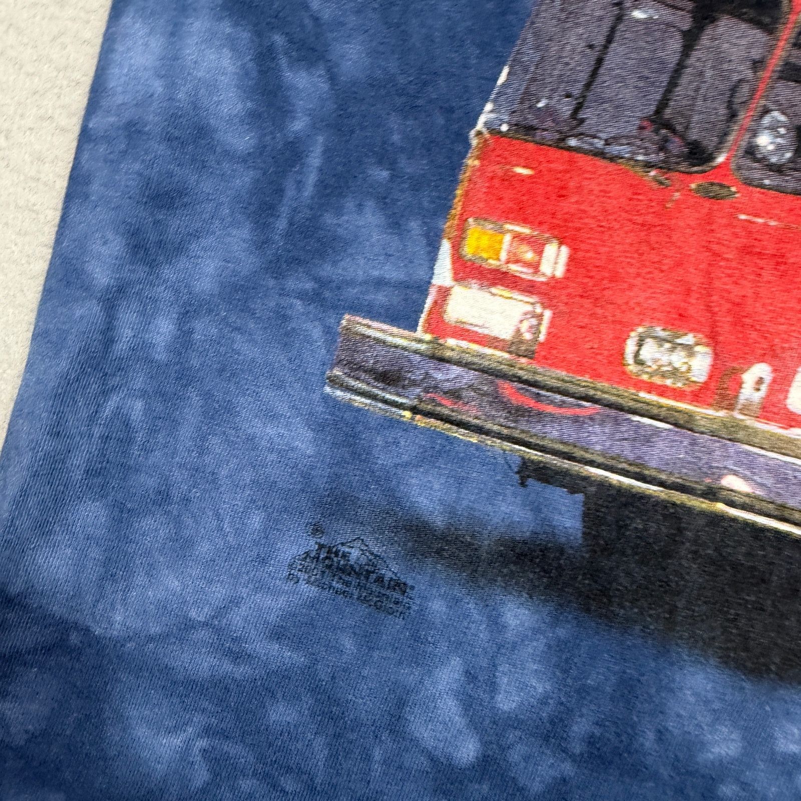 Vintage Vintage The Mountain Blue Firefighter Fire Truck Shirt XL Size US XL / EU 56 / 4 - 4 Thumbnail
