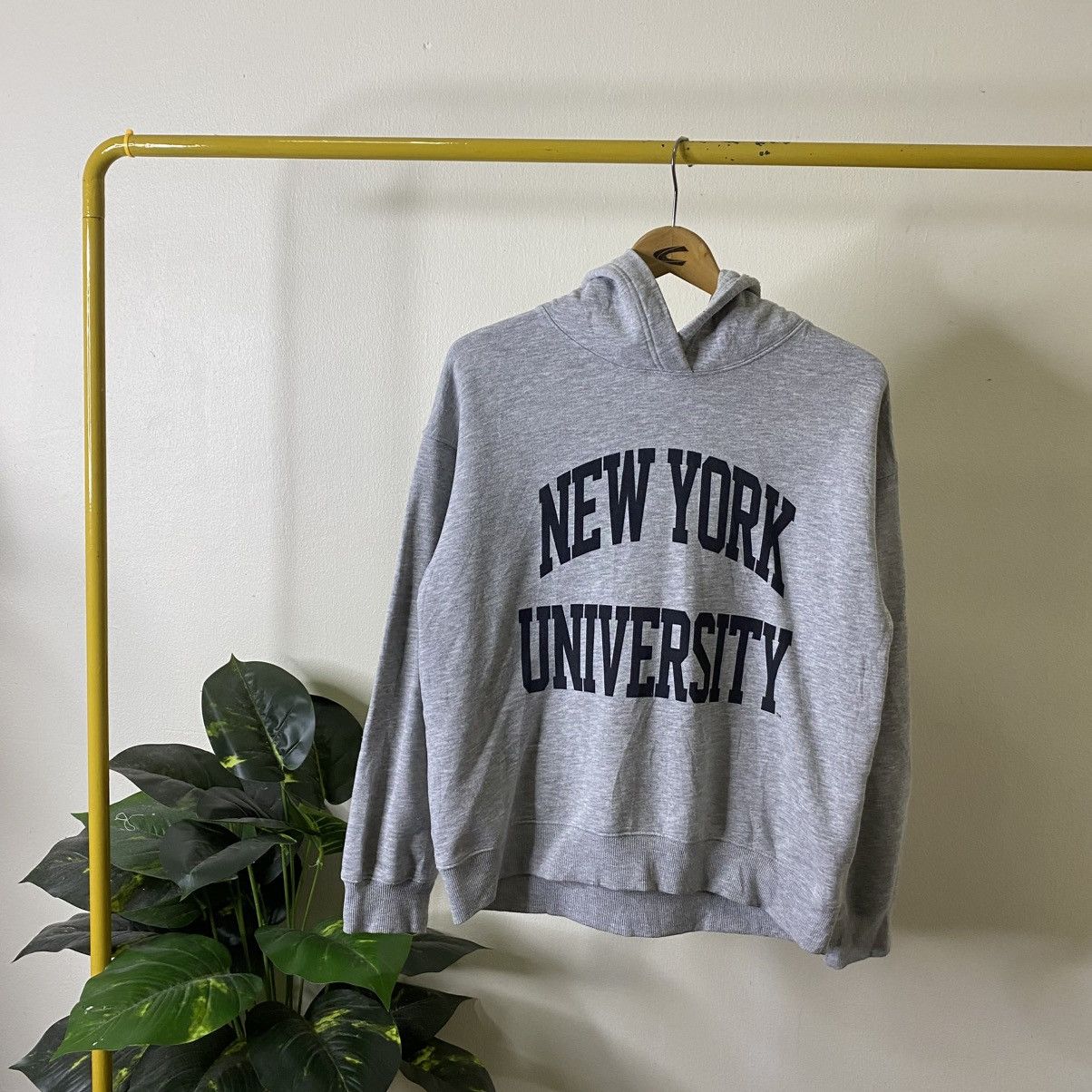 Vintage New York University NYU x GU Collaboration Pullover Hoodie Size US S / EU 44-46 / 1 - 1 Thumbnail