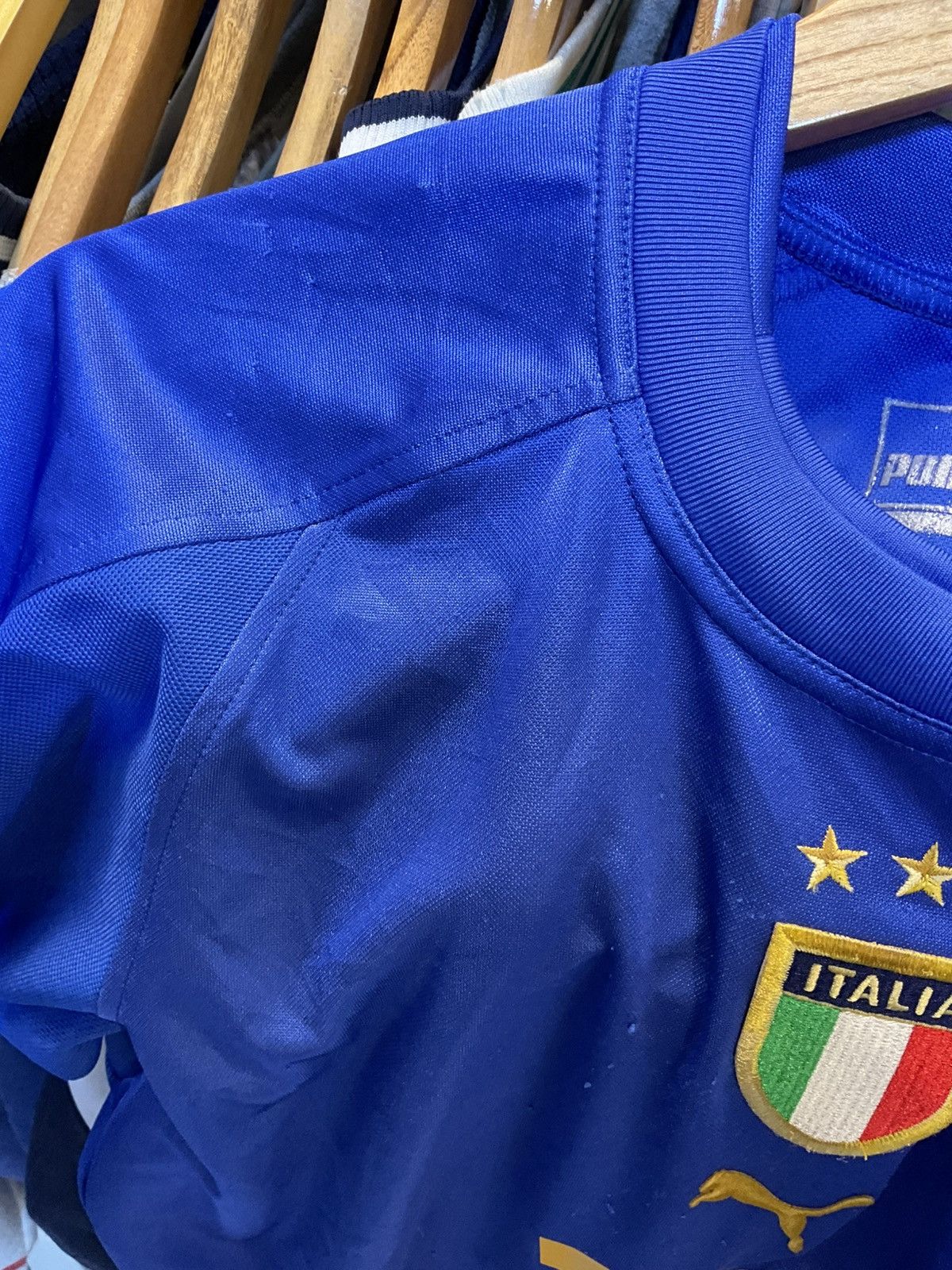 Puma Vintage 2004 Italy TOTTI10 Home Kit Size US M / EU 48-50 / 2 - 8 Thumbnail