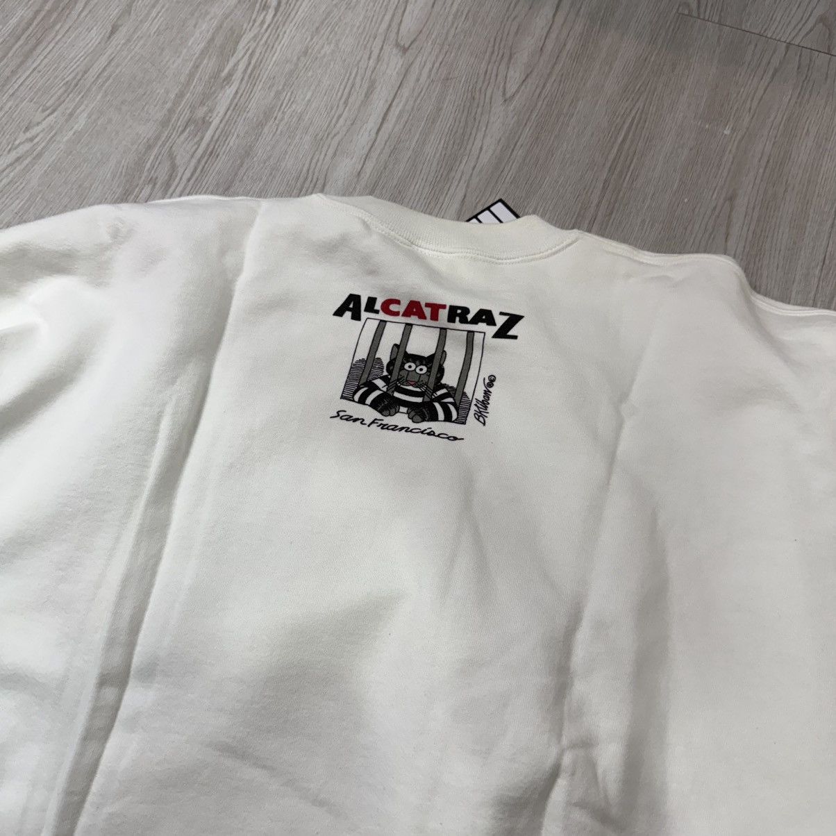 Vintage Vintage Crazy Shirt alCATraz white sweatshirt Size US L / EU 52-54 / 3 - 3 Thumbnail