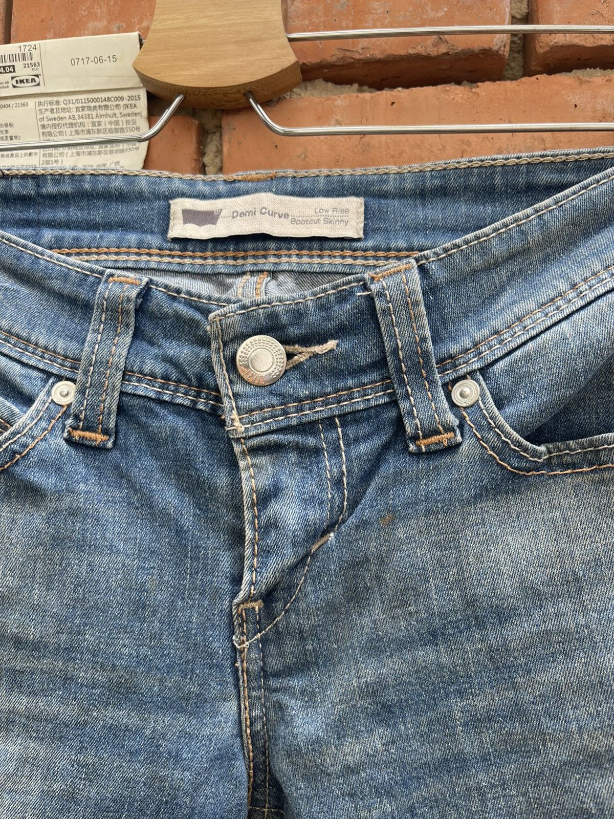 Levi's M Levi’s Flared Bootcut Demi Curve Denim Jeans dirty look Size 28" / US 6 / IT 42 - 4 Thumbnail
