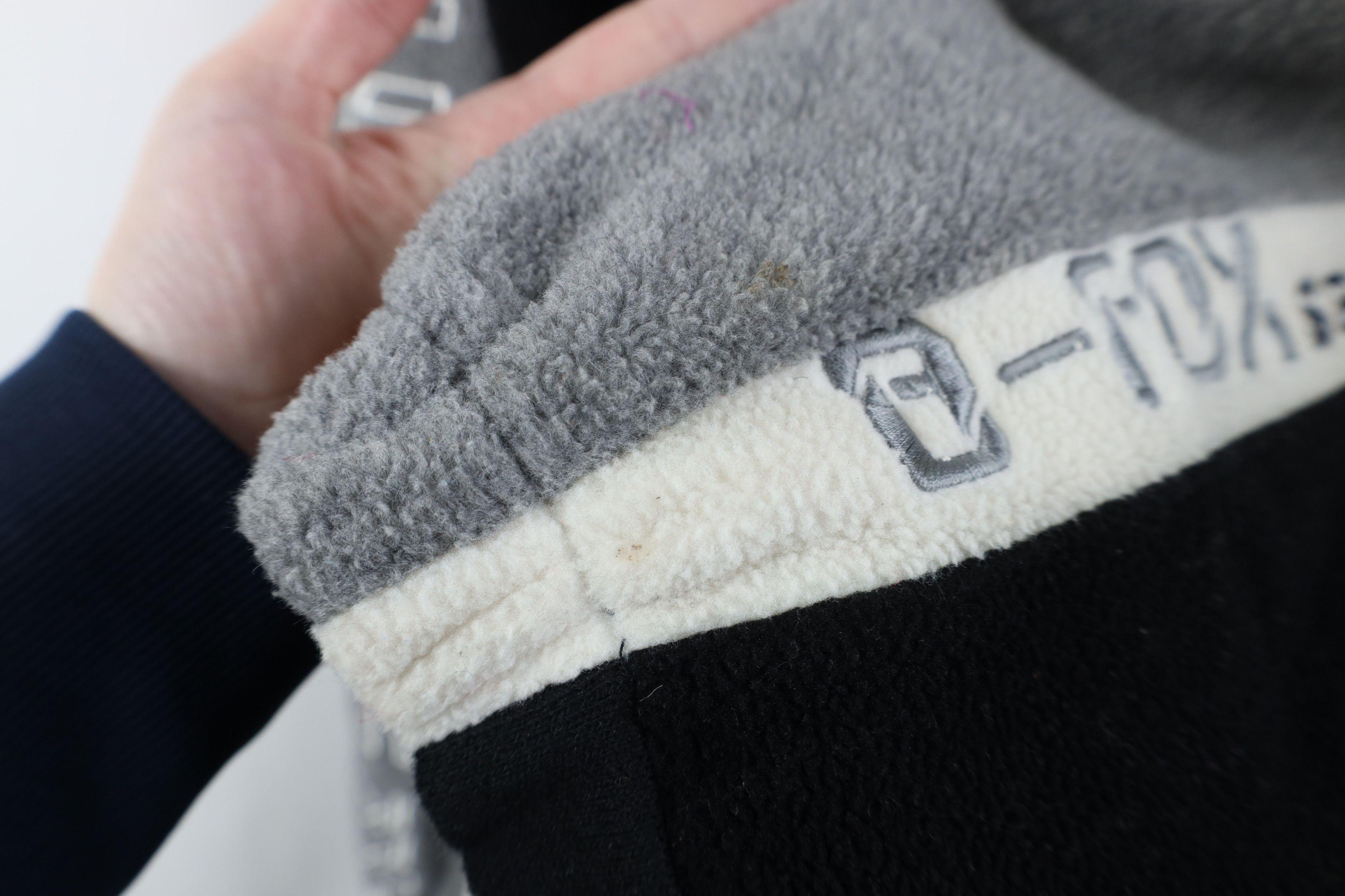 Vintage Vintage 90s Fox Sports Football Fleece Crewneck Sweater Size US XL / EU 56 / 4 - 8 Thumbnail