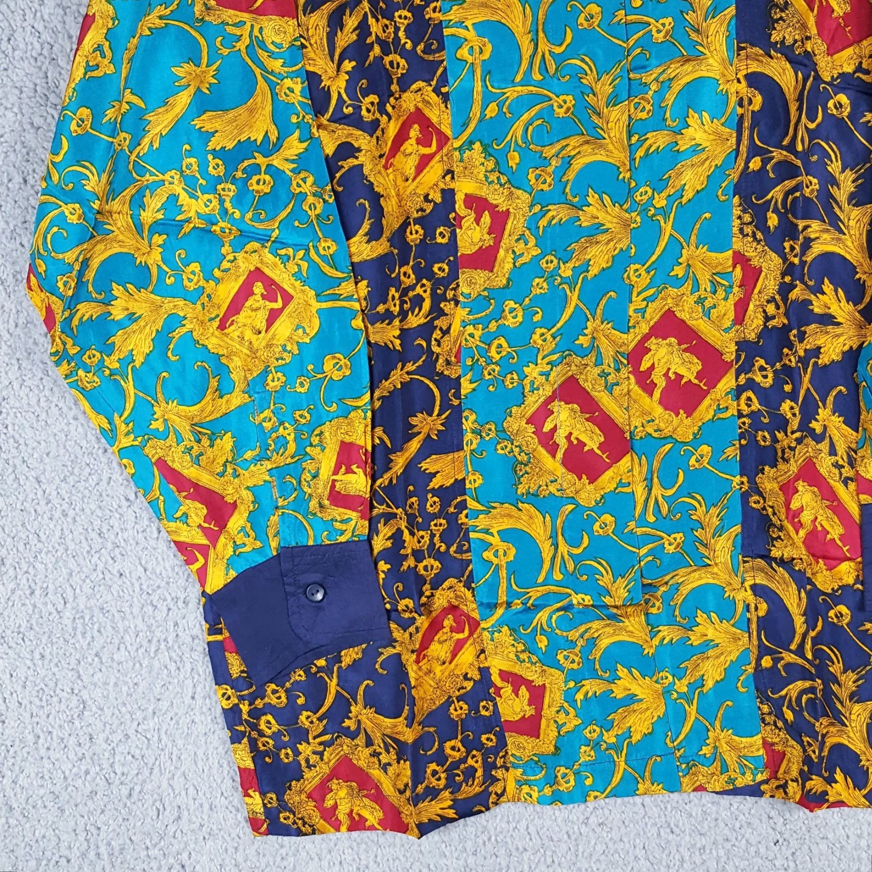 Vintage Vintage 100% Pure Silk Royal Preppy Gold Women's Small Collared Button Up Shirt Size S / US 4 / IT 40 - 3 Thumbnail