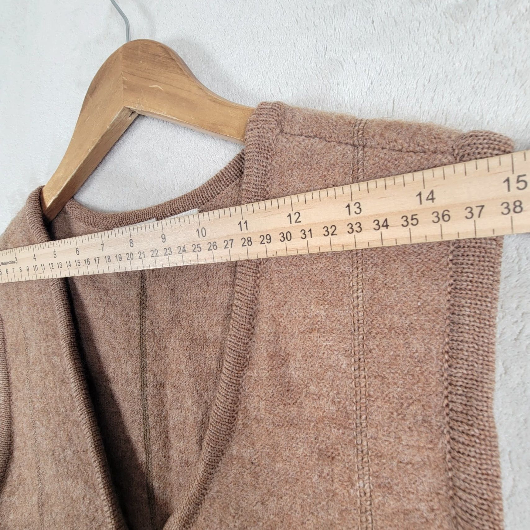 Class Club VINTAGE Club Classic Acrylic Sweater Vest Women’s Medium Shirt Sleeveless V-Neck Brown Solid Preppy 90s Casual Travel Business Womens Size M / US 6-8 / IT 42-44 - 6 Thumbnail