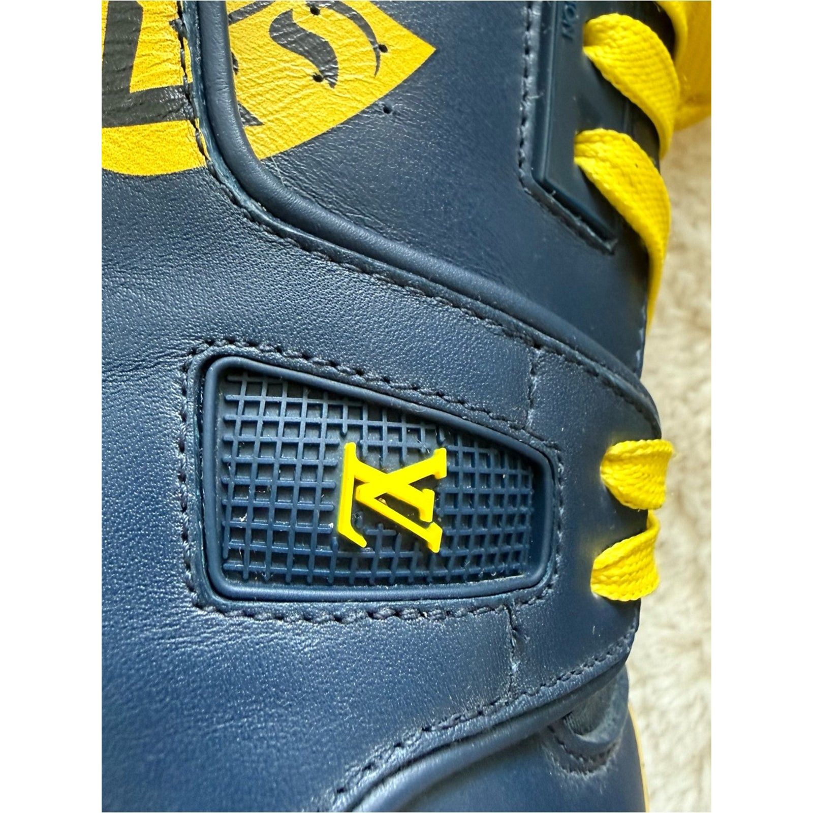 Louis Vuitton Louis Vuitton LV men trainer shoes 10UK or 11US Authentic Size US 11 / EU 44 - 3 Thumbnail