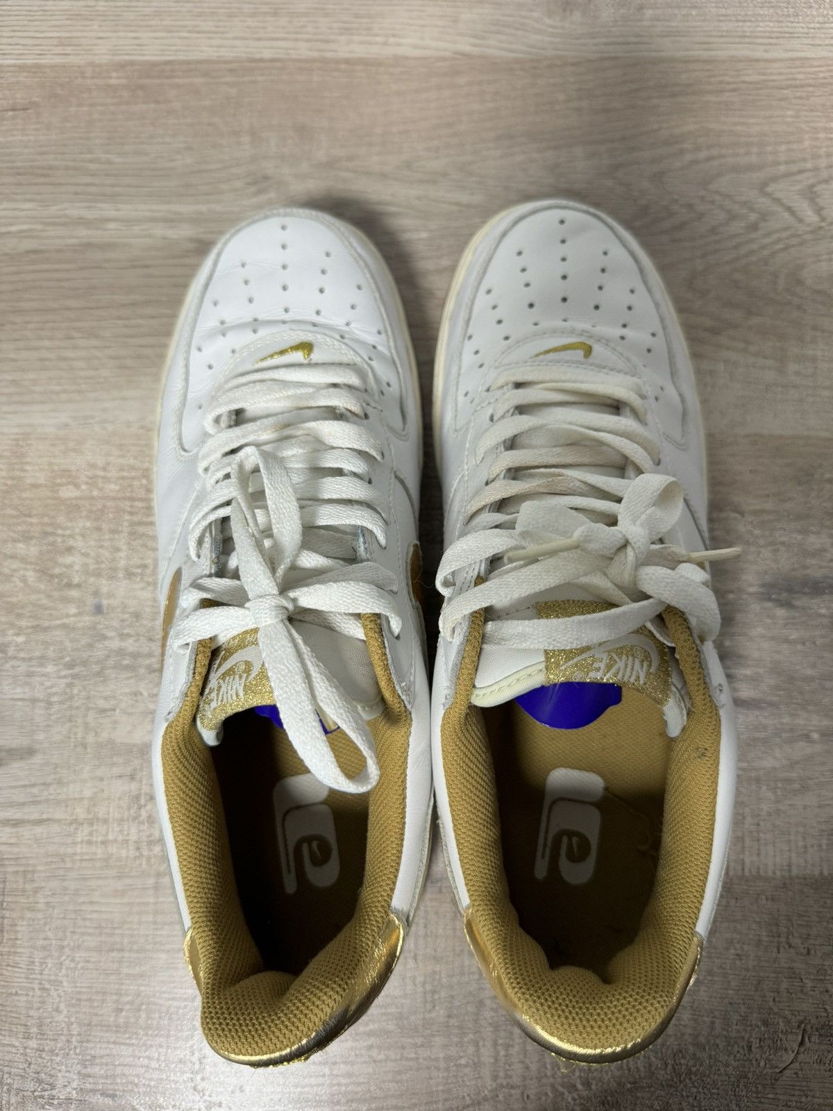 Nike Nike Air Force 1 White / Gold Size US 11.5 / EU 44-45 - 4 Thumbnail