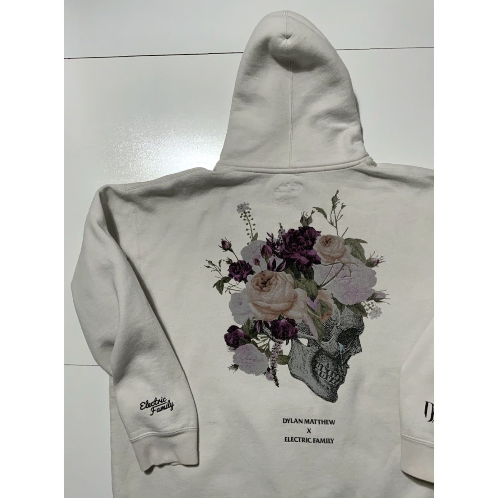 Vintage Electric Family X Dylan Matthew Hoodie 2XL White No Rain No Flowers Skull Rose Pullover Mens 2021 Size US XXL / EU 58 / 5 - 5 Thumbnail