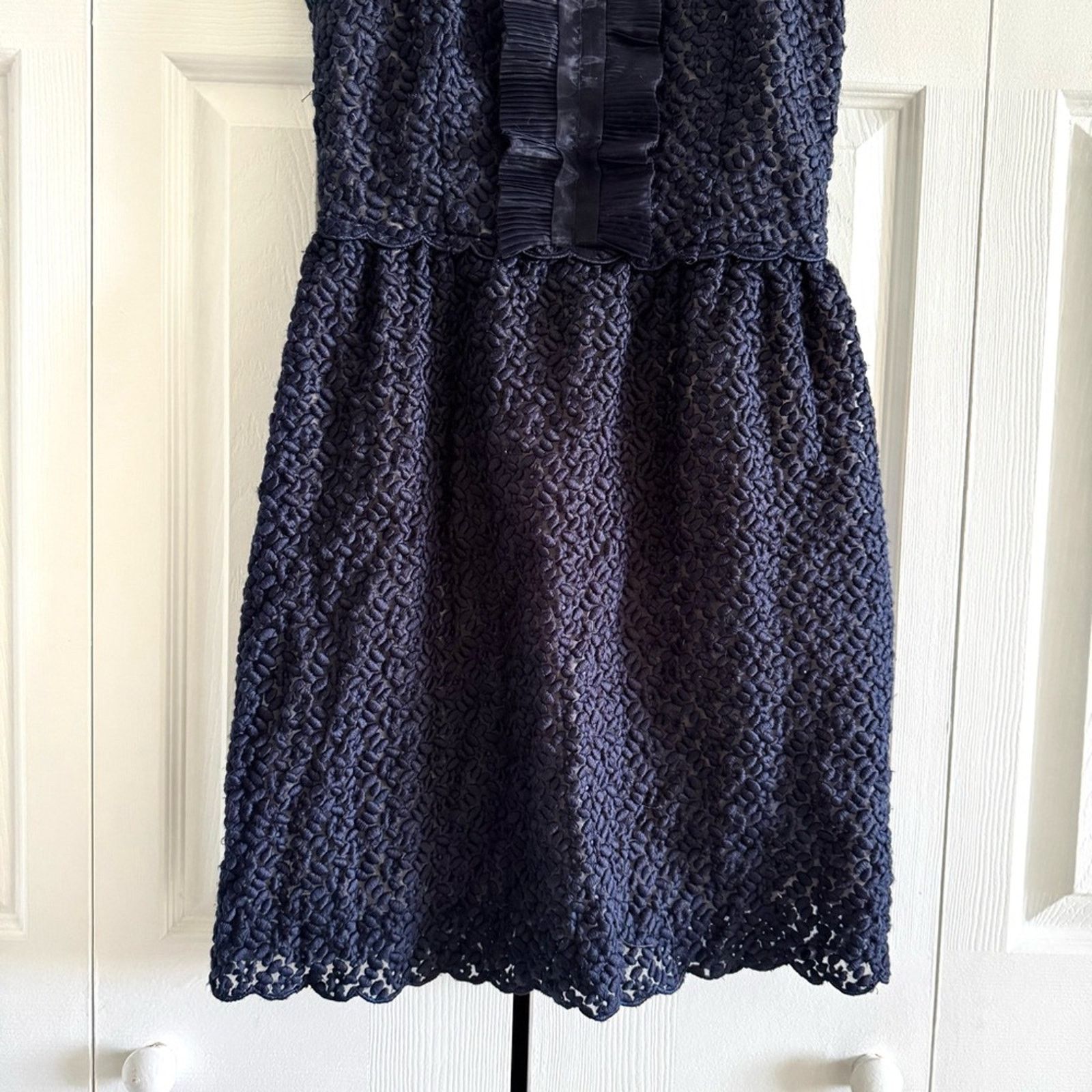 RED Valentino RED VALENTINO Empire Line Dress Navy Lace Size 40, Authentic Size S / US 4 / IT 40 - 7 Thumbnail