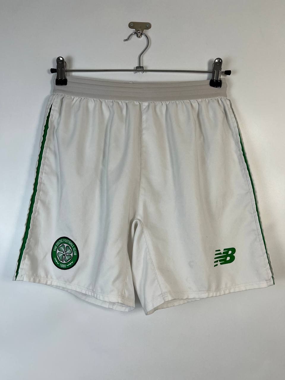 New Balance CELTIC 2018 2019 AWAY FOOTBALL SHORTS NEW BALANCE SIZE S Size US 30 / EU 46 - 1 Thumbnail