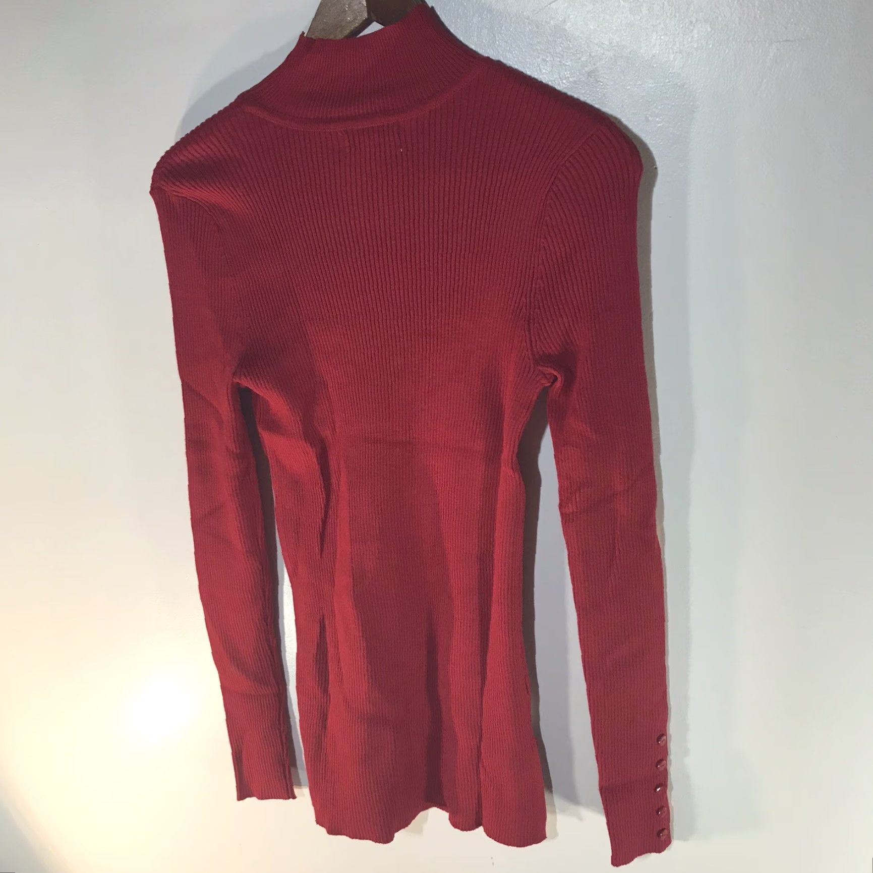 Vintage Kim Rogers Blouse Shirt Womens M Red Solid Long Sleeve Button Detail Pullover Knit Lightweight Easy Care 90s? (adjust) Size M / US 6-8 / IT 42-44 - 5 Thumbnail