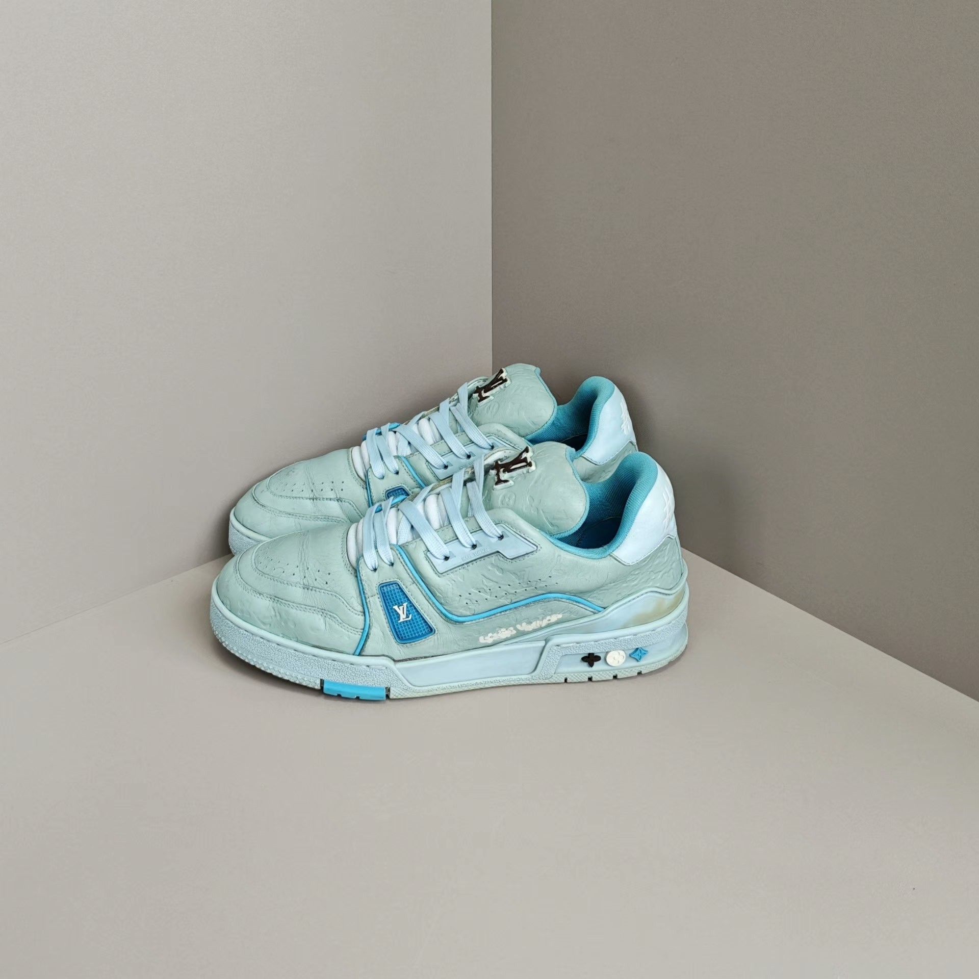 Louis Vuitton Louis Vuitton Training Blue Lowtop Sneakers 6 Men Size US 6 / EU 39 - 1 Thumbnail