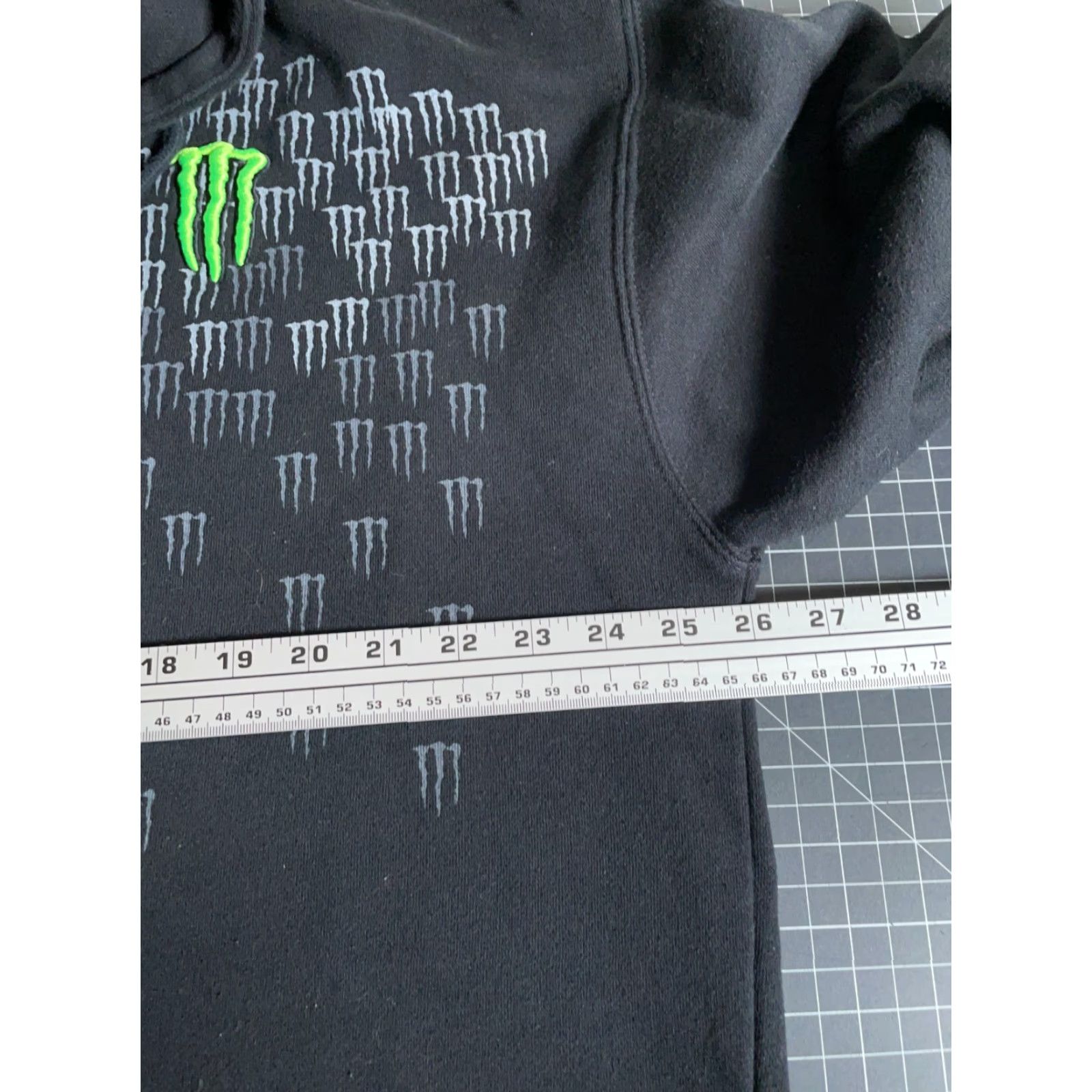 Vintage Monster Energy Hoodie Mens 2XL Black Zip Full 2XL Graphic Print Sweatshirt Official Product Retro Logo Pockets Front Back Accents Size US XXL / EU 58 / 5 - 5 Thumbnail