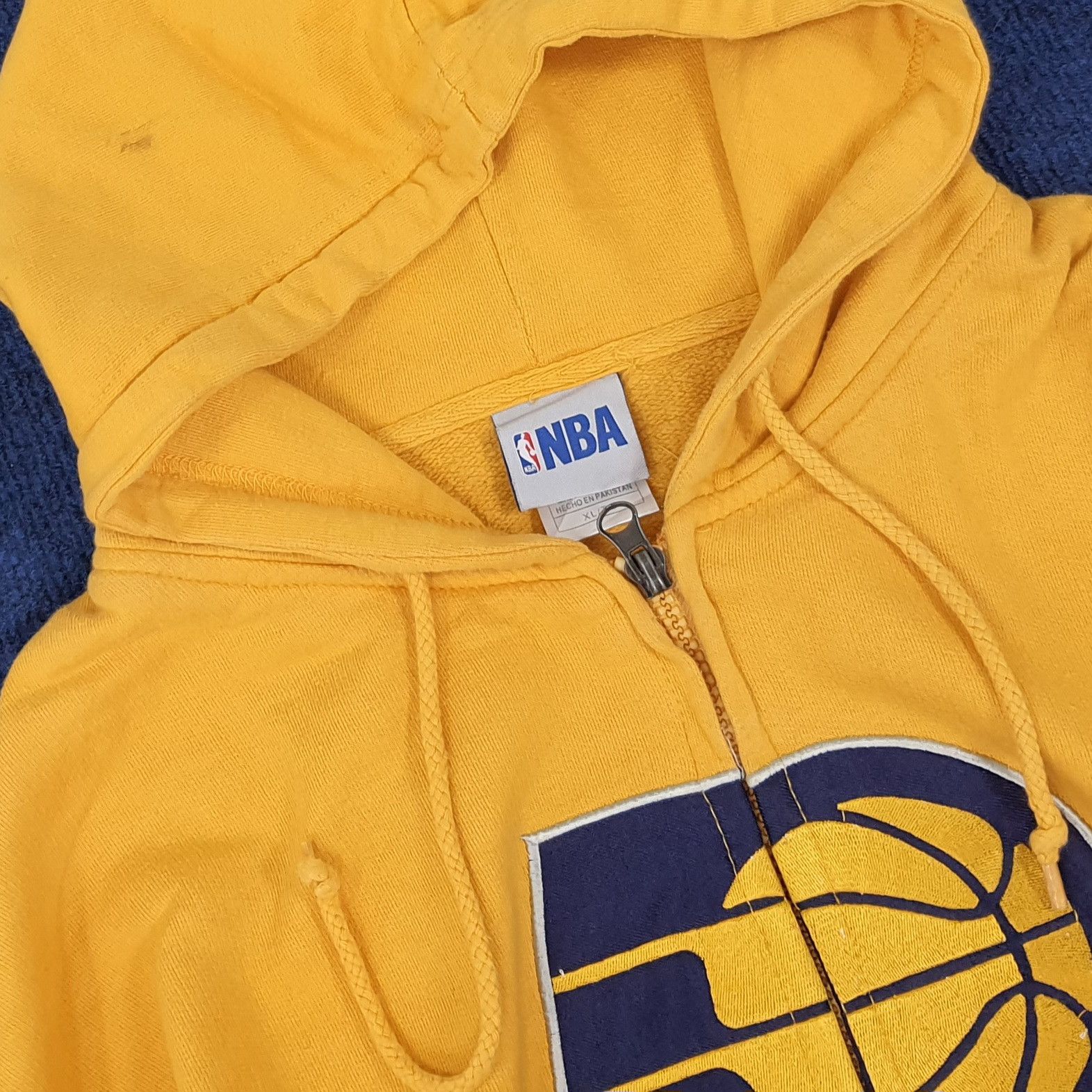 NBA × Vintage Vintage NBA Pacers Basketball Team Zipper Hoodie Size US XL / EU 56 / 4 - 4 Thumbnail