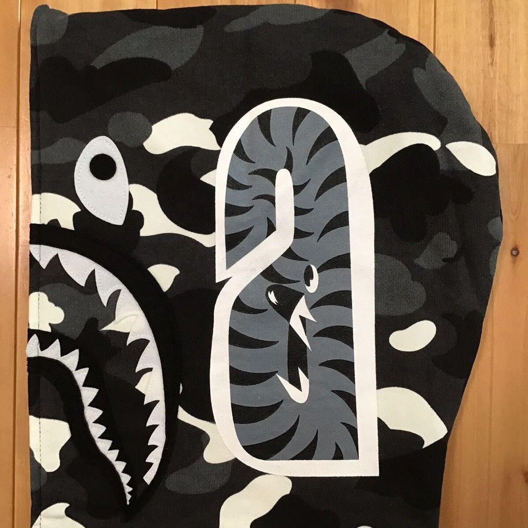 Bape 💫Glow in the dark💫 BAPE City camo shark full zip hoodie APE Size US M / EU 48-50 / 2 - 6 Thumbnail