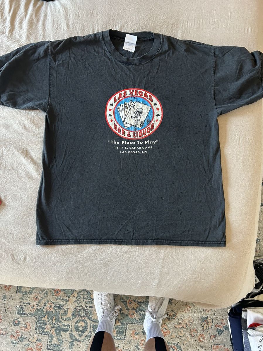 Vintage Vintage Las Vegas Bar & Liquor T-Shirt Size US XL / EU 56 / 4 - 1 Thumbnail