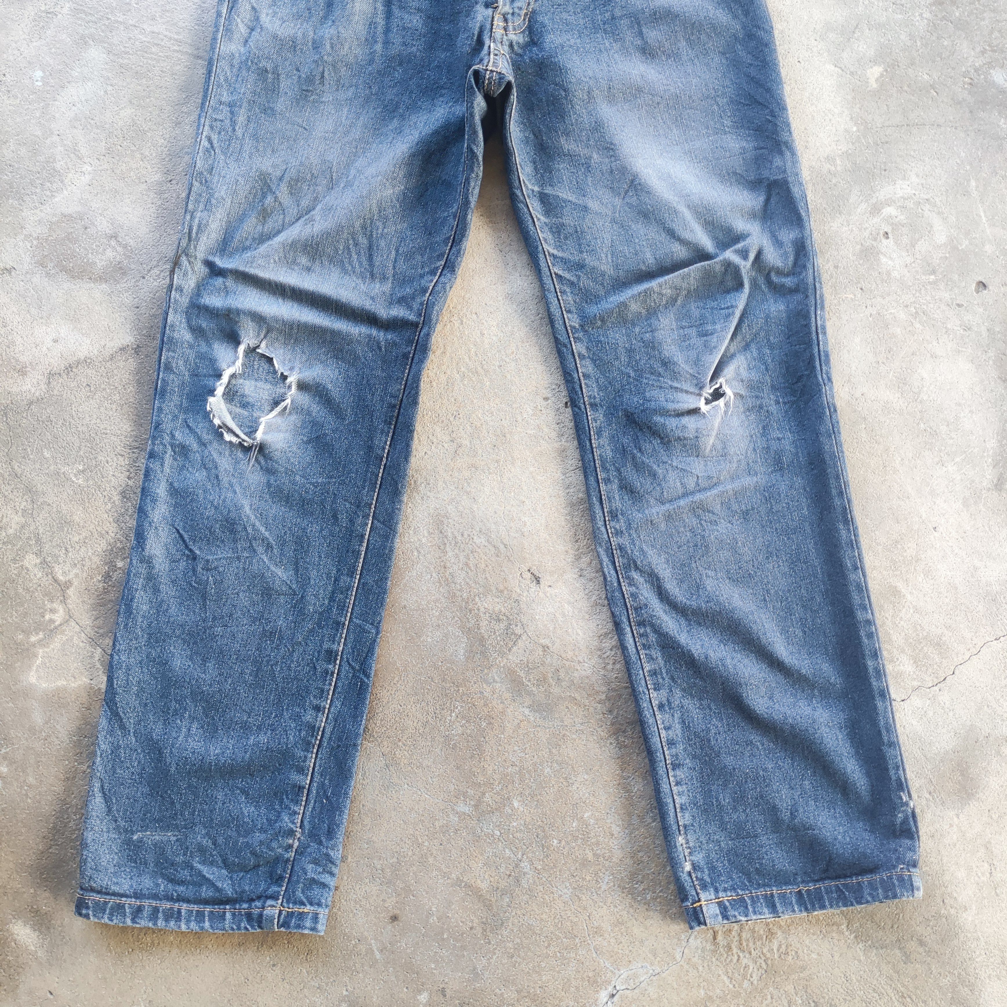 Japanese Brand Vintage Basic Jeans Brand Distressed Faded Pants Size US 33 - 3 Thumbnail