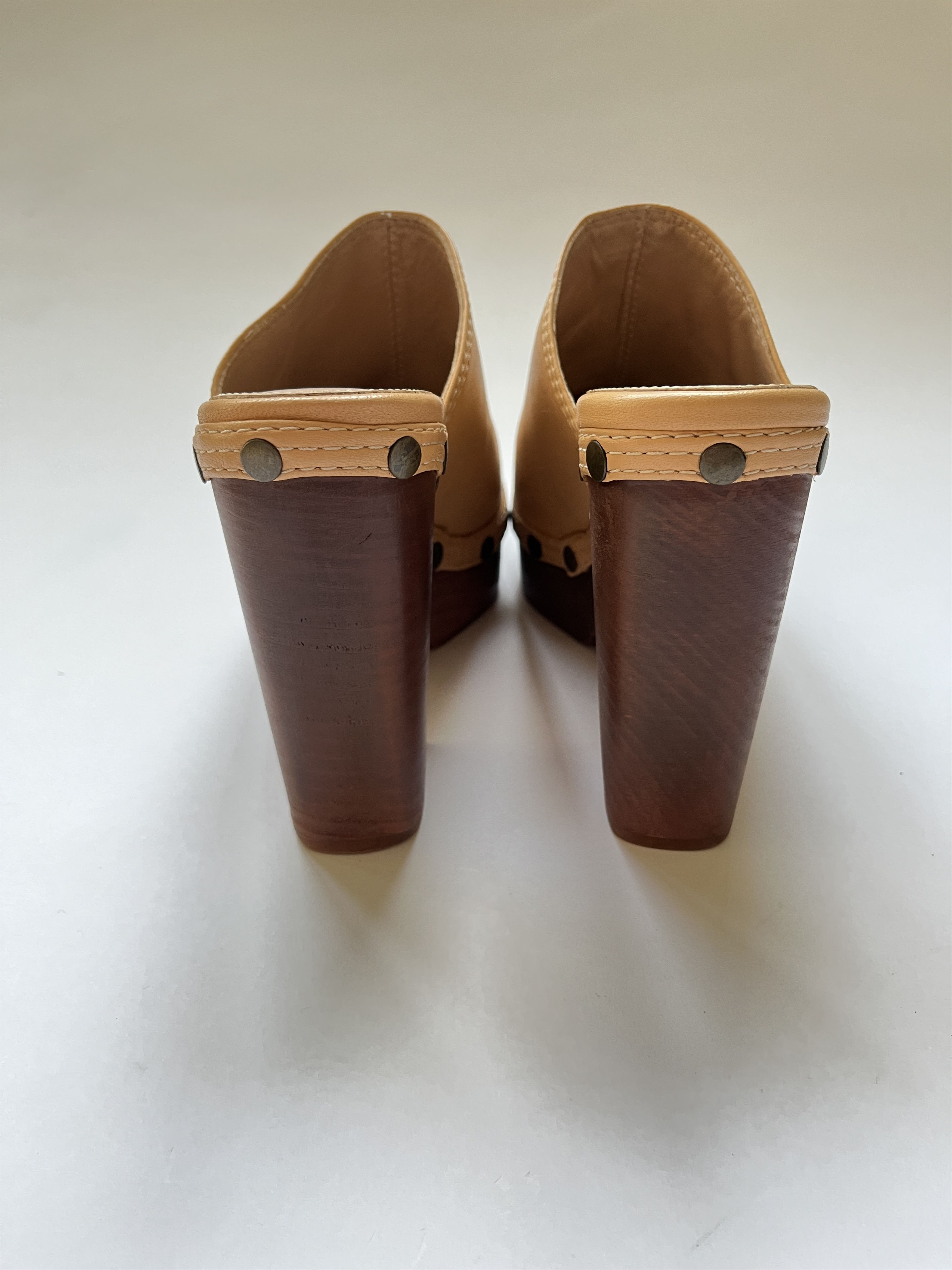Jacquemus ⚡️QUICK SALE⚡️Jacquemus Beige Les Sabots Leather Clogs Size US 7 / IT 37 - 5 Thumbnail