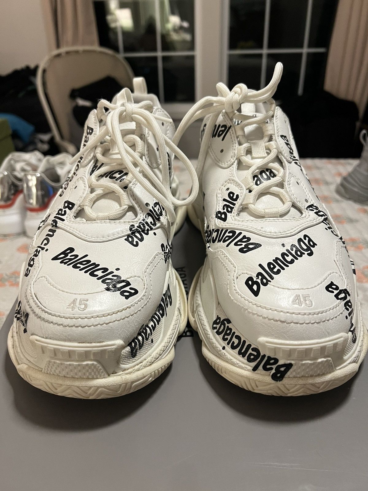 Balenciaga Balenciaga White w/ Large “Balenciaga” Print All Over Size US 12 / EU 45 - 4 Thumbnail