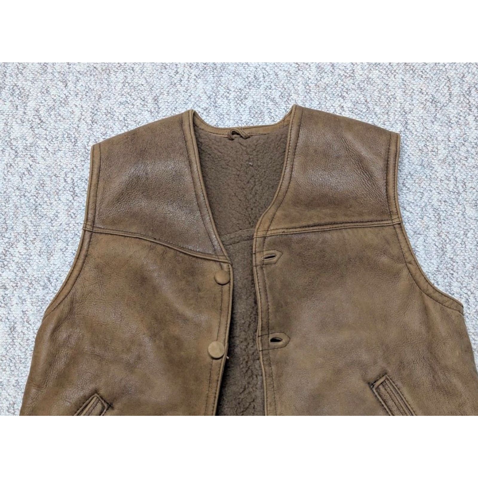 Vintage VINTAGE shearling vest Mens L 44 Brown leather Shearling Wool Handcrafted Sheepskin Vest Size US L / EU 52-54 / 3 - 5 Thumbnail