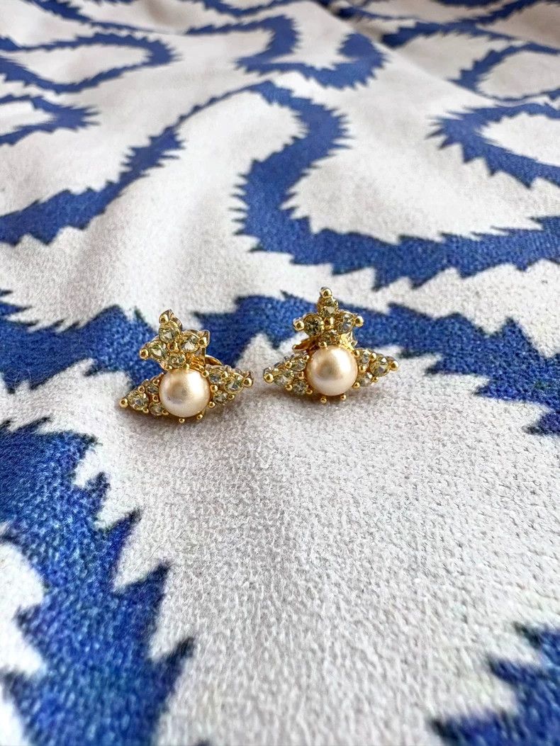 Vivienne Westwood Vivienne Westwood Vintage Pearl Saturn Stud Earrings Size ONE SIZE - 1 Thumbnail