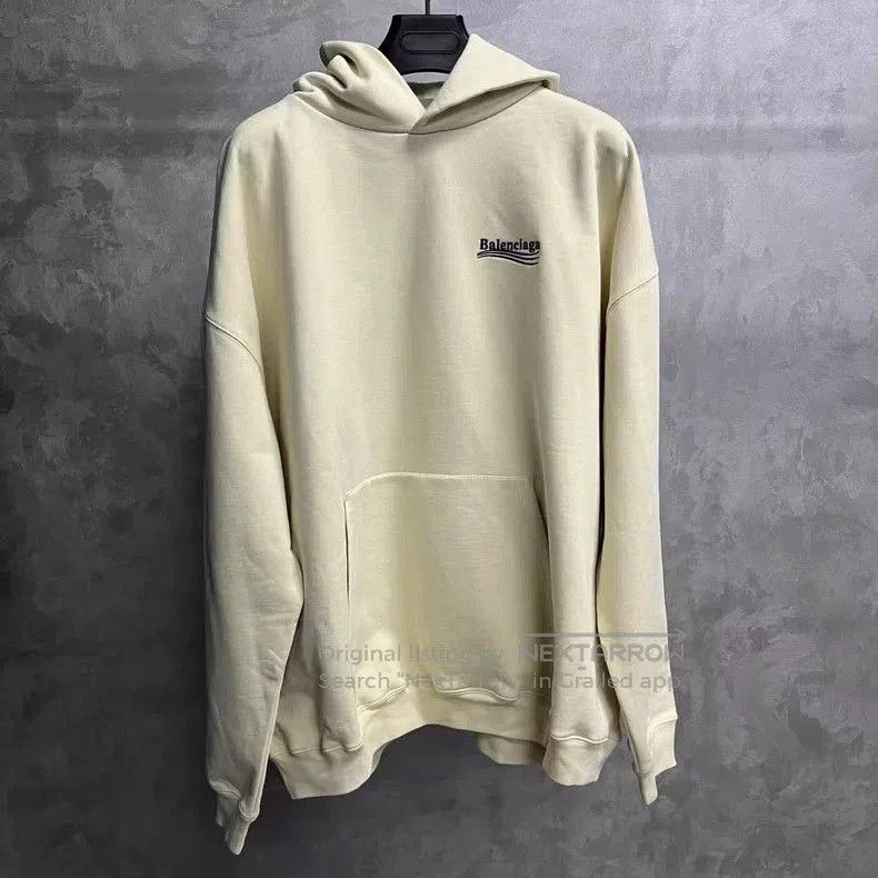 Balenciaga Balenciaga White Logo Print Sweatshirt. Size US XS / EU 42 / 0 - 1 Thumbnail