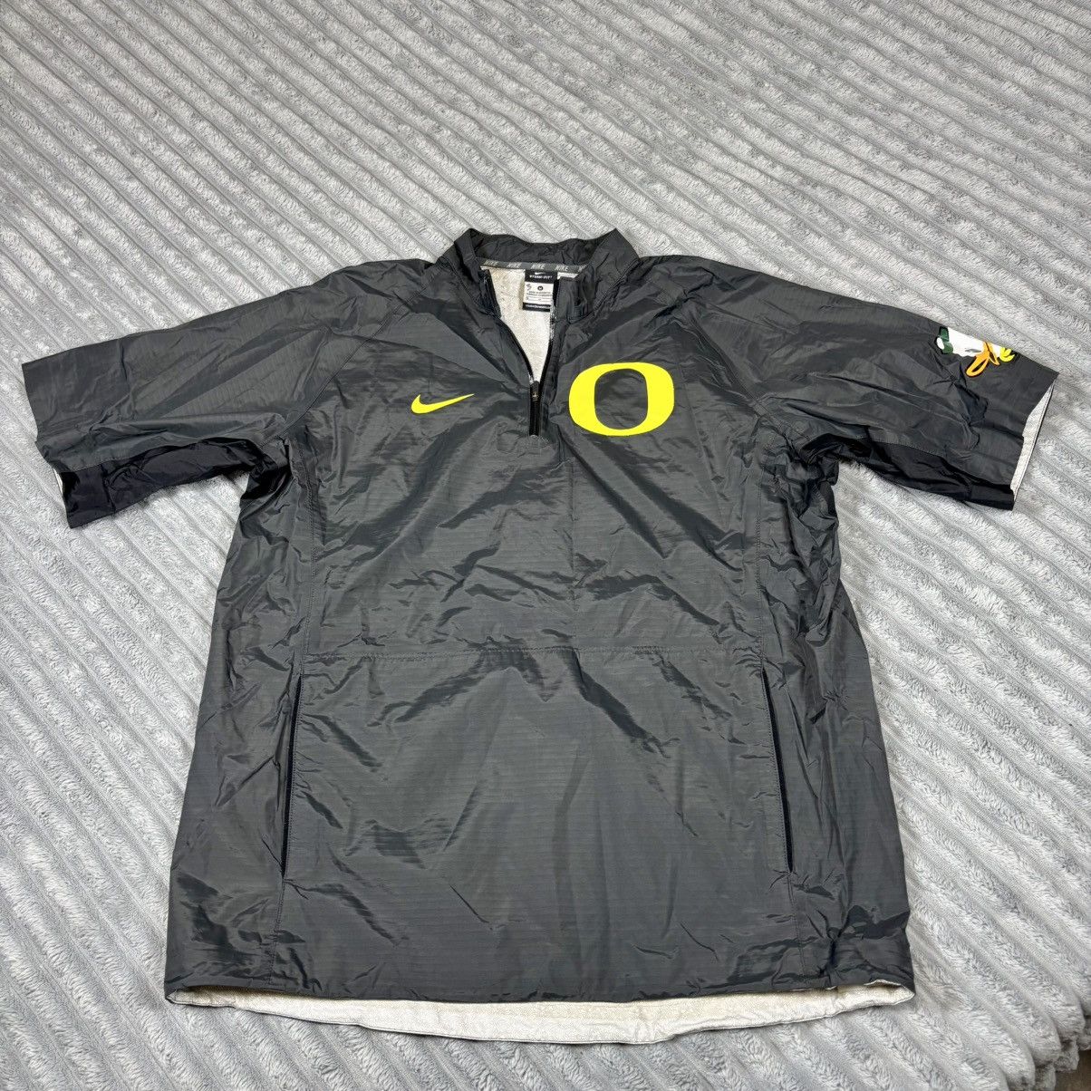 Nike Nike Storm-Fit 1/4 zip Oregon Ducks team-issued jacket Size US M / EU 48-50 / 2 - 1 Thumbnail