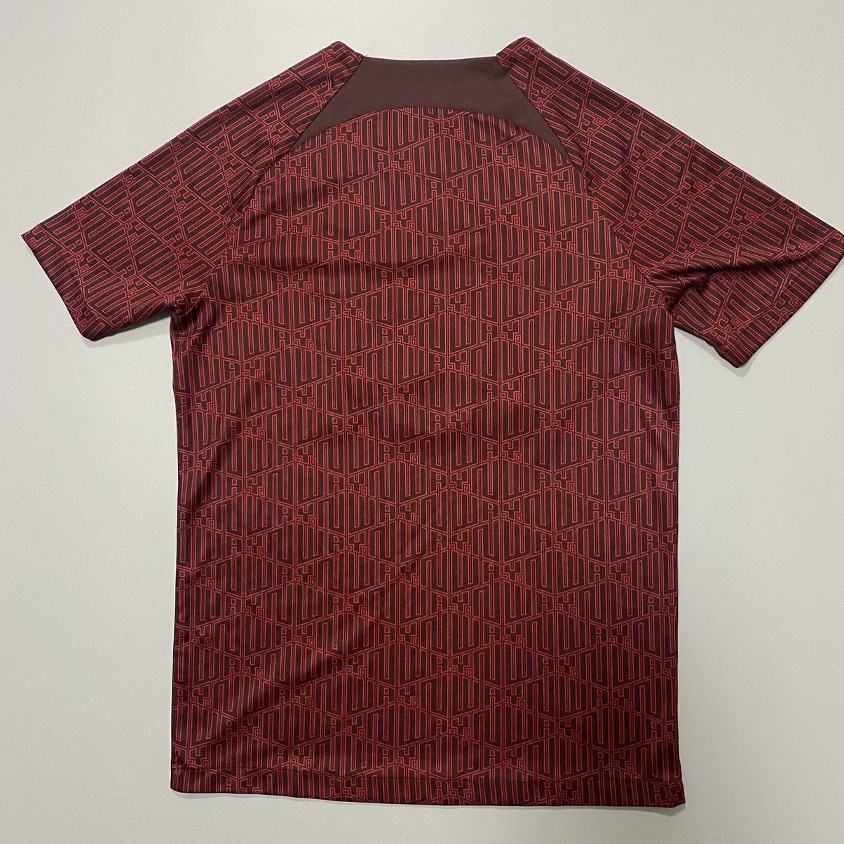 Nike Liverpool FC 2022-2023 Training Shirt Size M Football Jersey Size US M / EU 48-50 / 2 - 2 Thumbnail